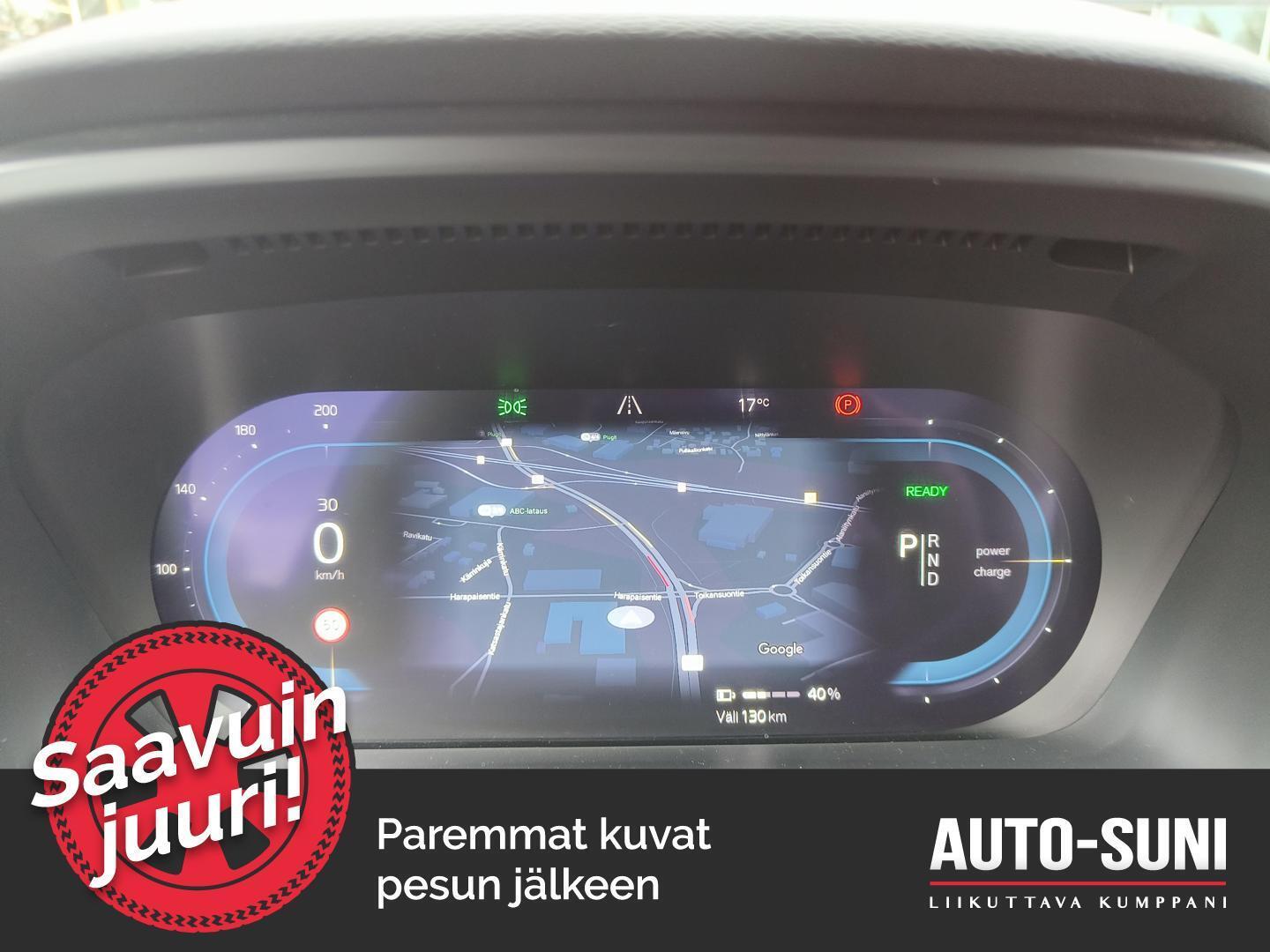 VOLVO XC40 2023