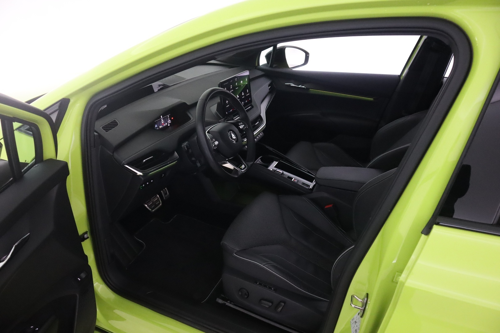 SKODA Enyaq 2023