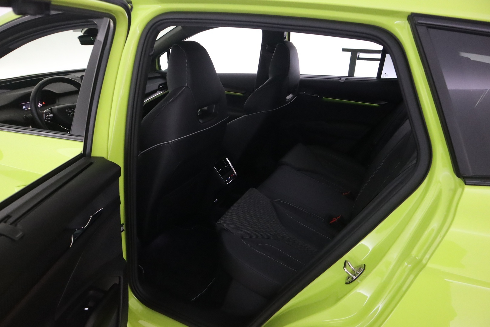 SKODA Enyaq 2023