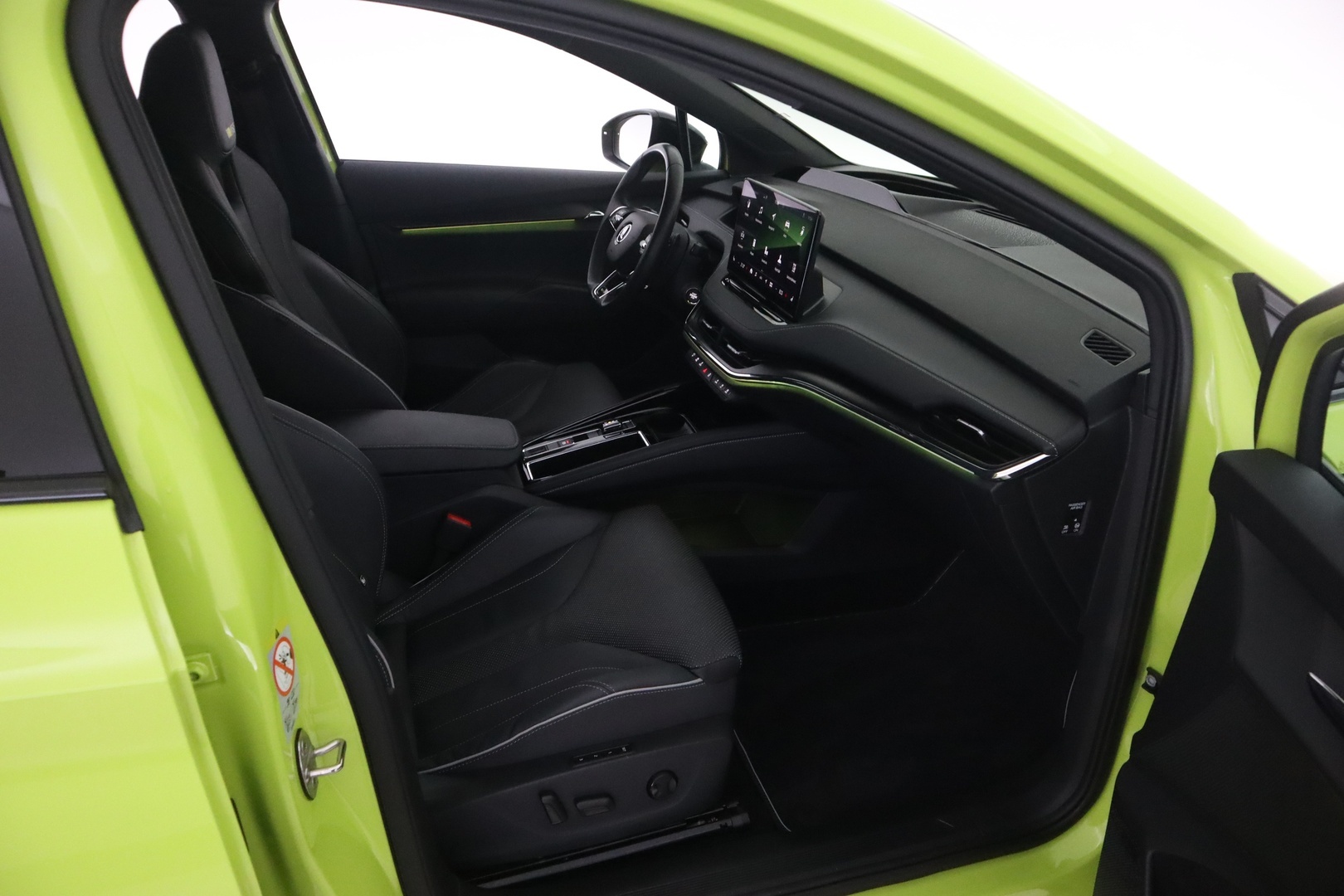 SKODA Enyaq 2023