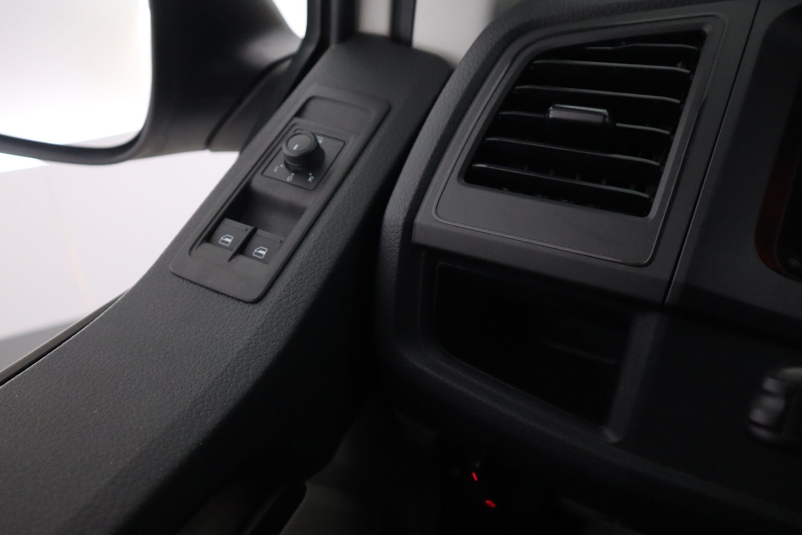 VOLKSWAGEN Transporter 2019