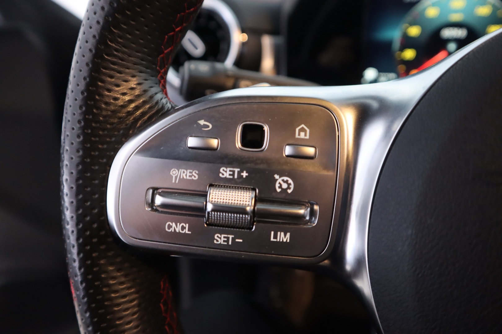 MERCEDES-BENZ CLA 2020