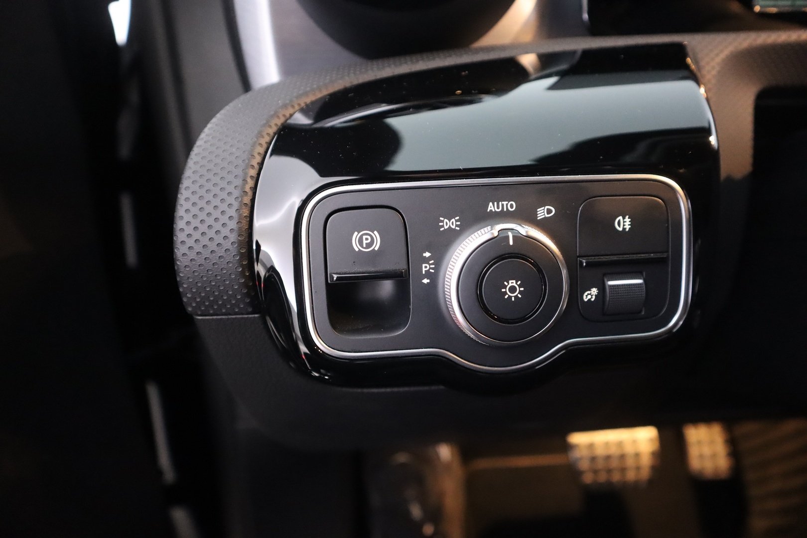 MERCEDES-BENZ CLA 2020