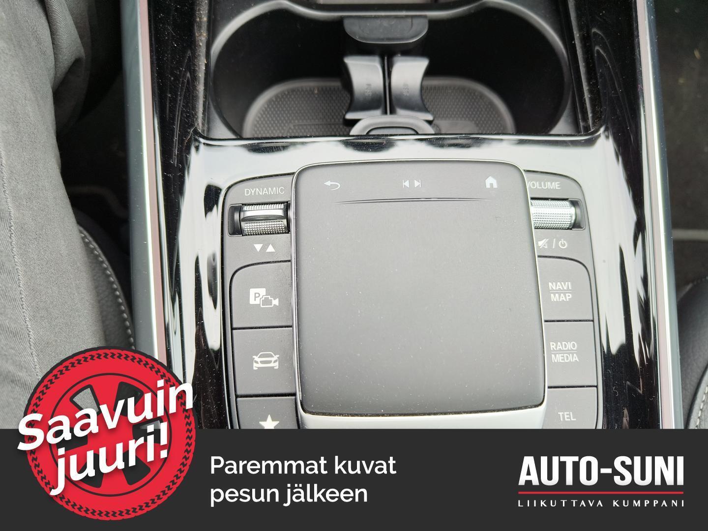 MERCEDES-BENZ EQA 2022