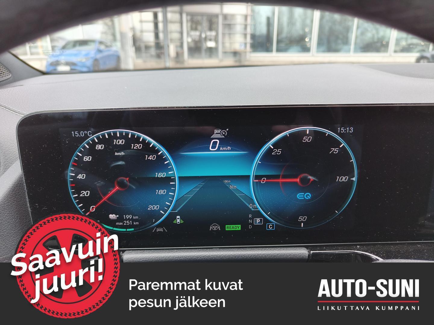 MERCEDES-BENZ EQA 2022