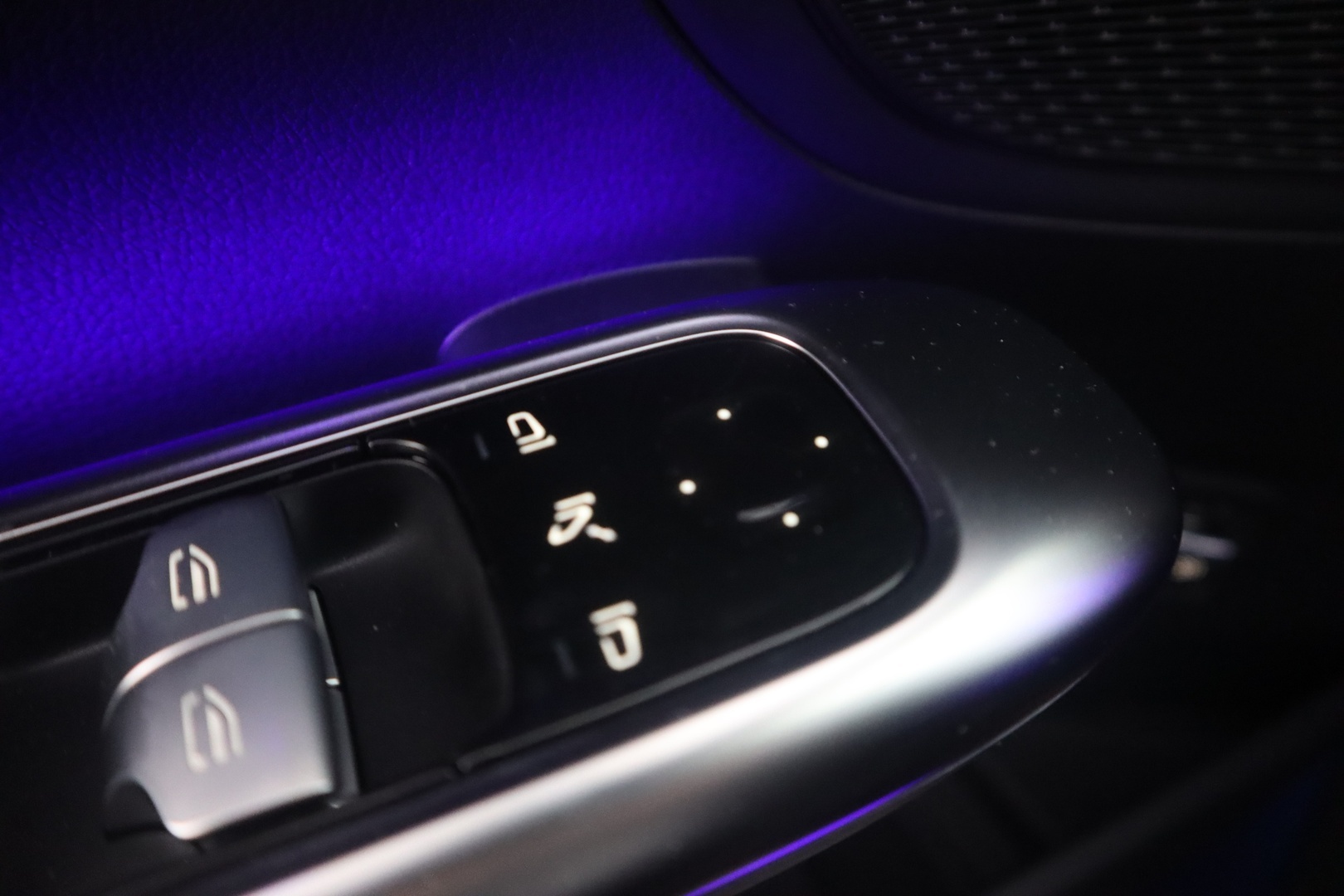 MERCEDES-BENZ C 2025