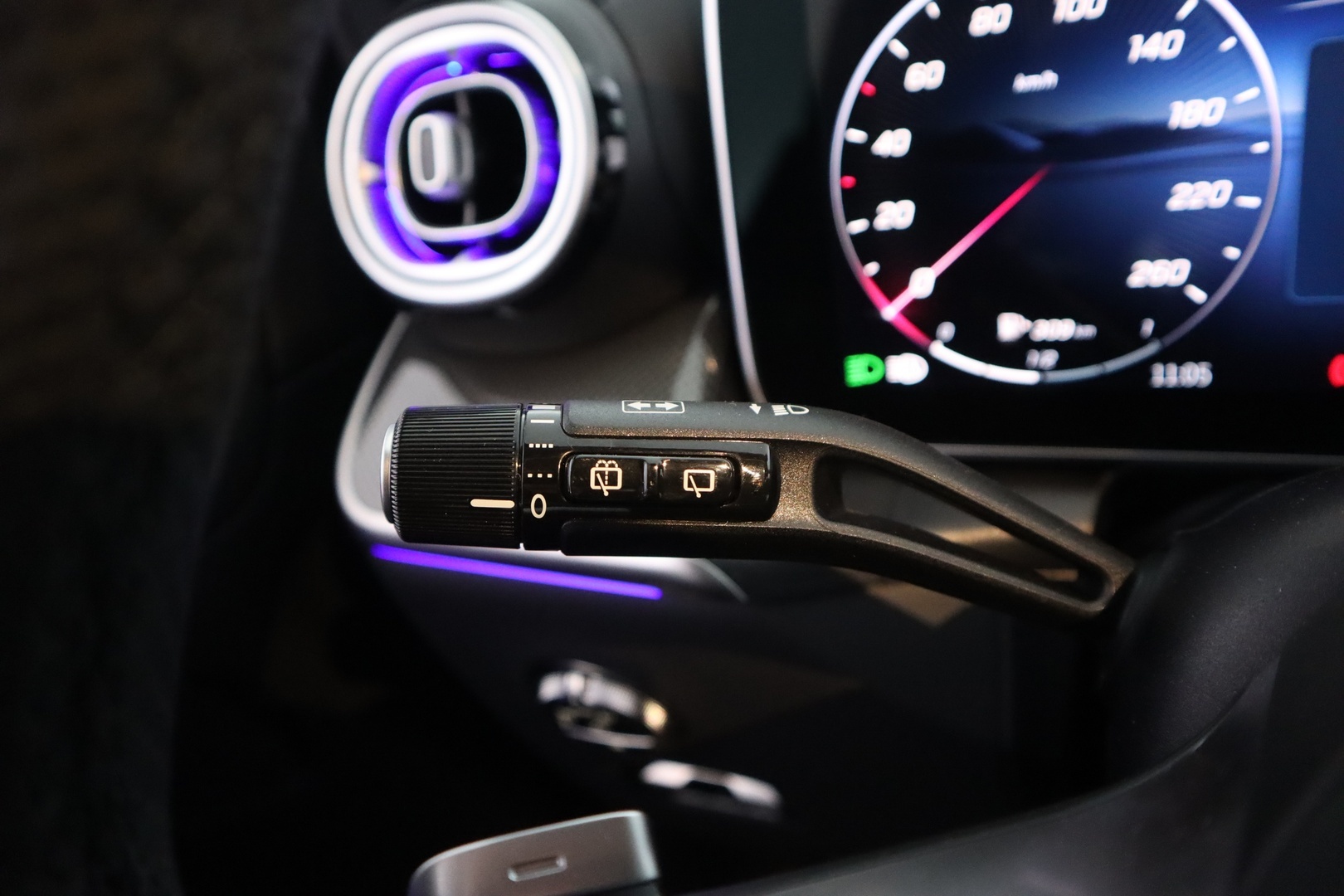 MERCEDES-BENZ GLC 2025