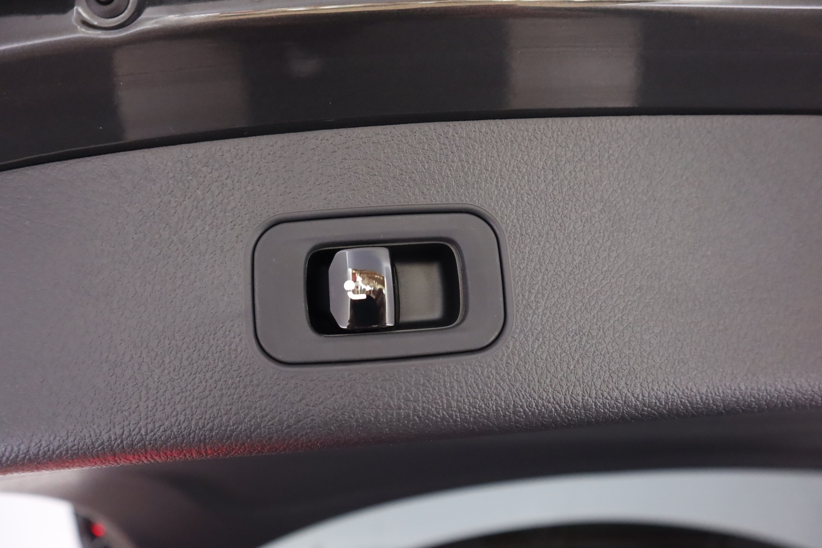 MERCEDES-BENZ GLC 2025