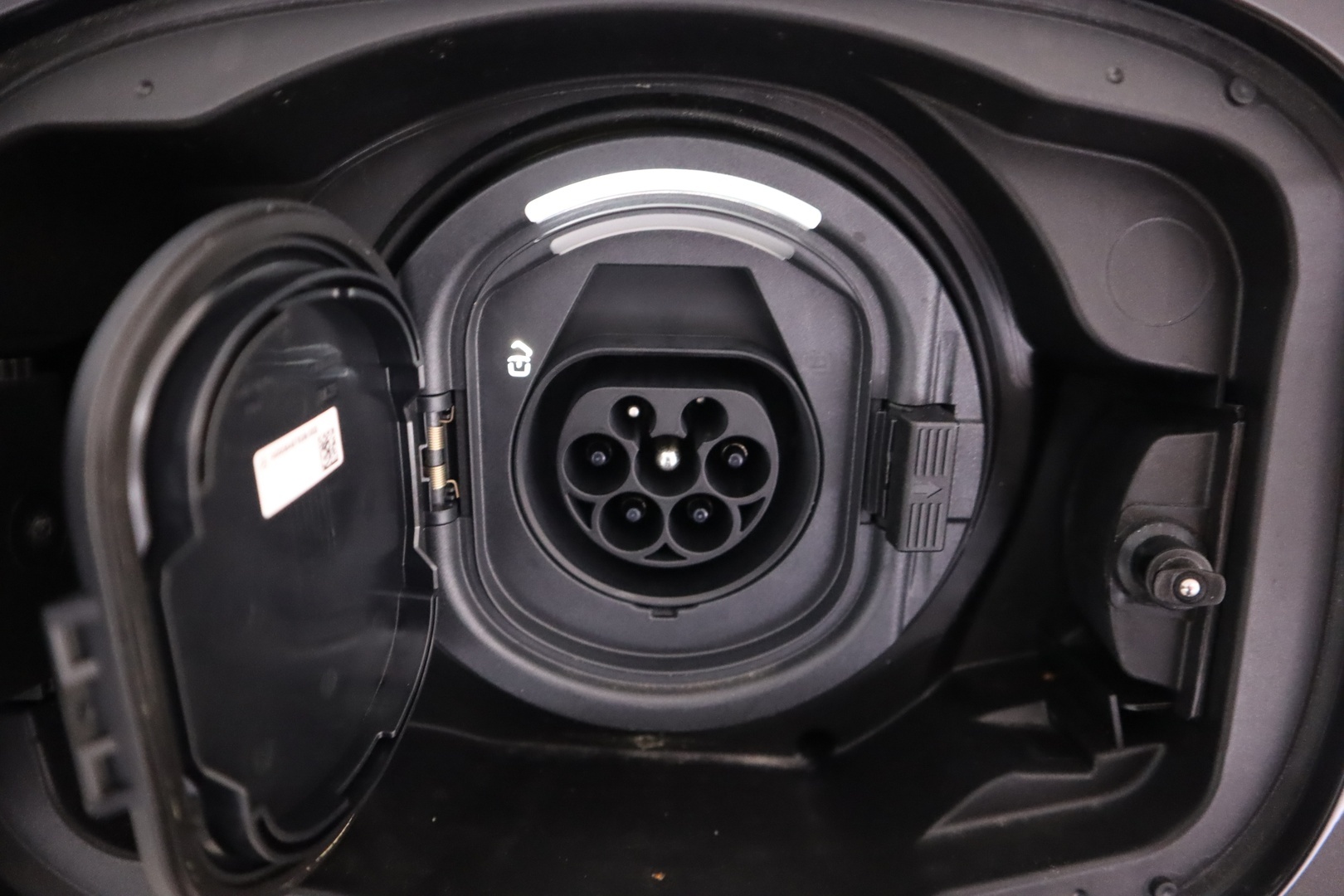 MERCEDES-BENZ GLC 2025