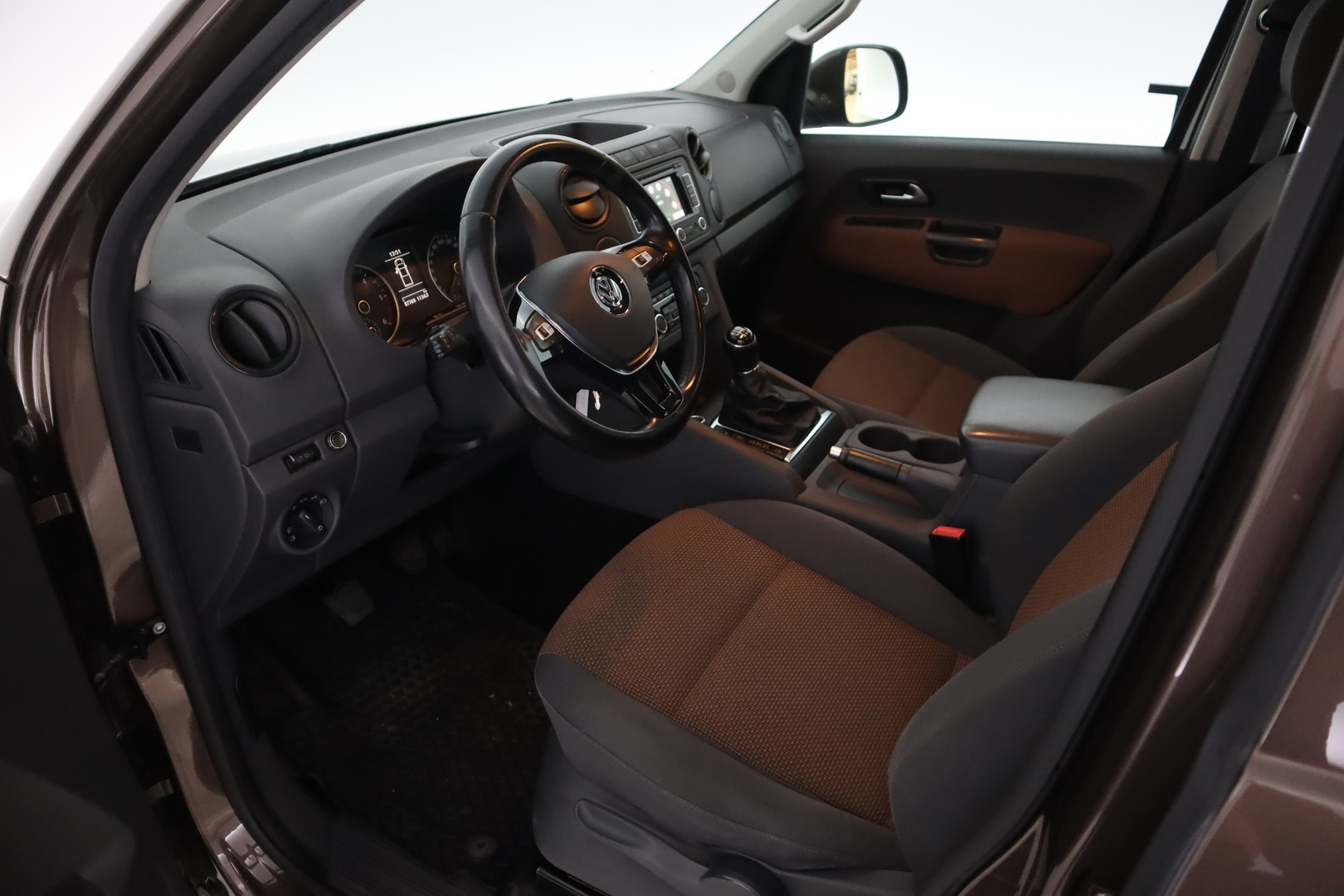 VOLKSWAGEN Amarok 2015