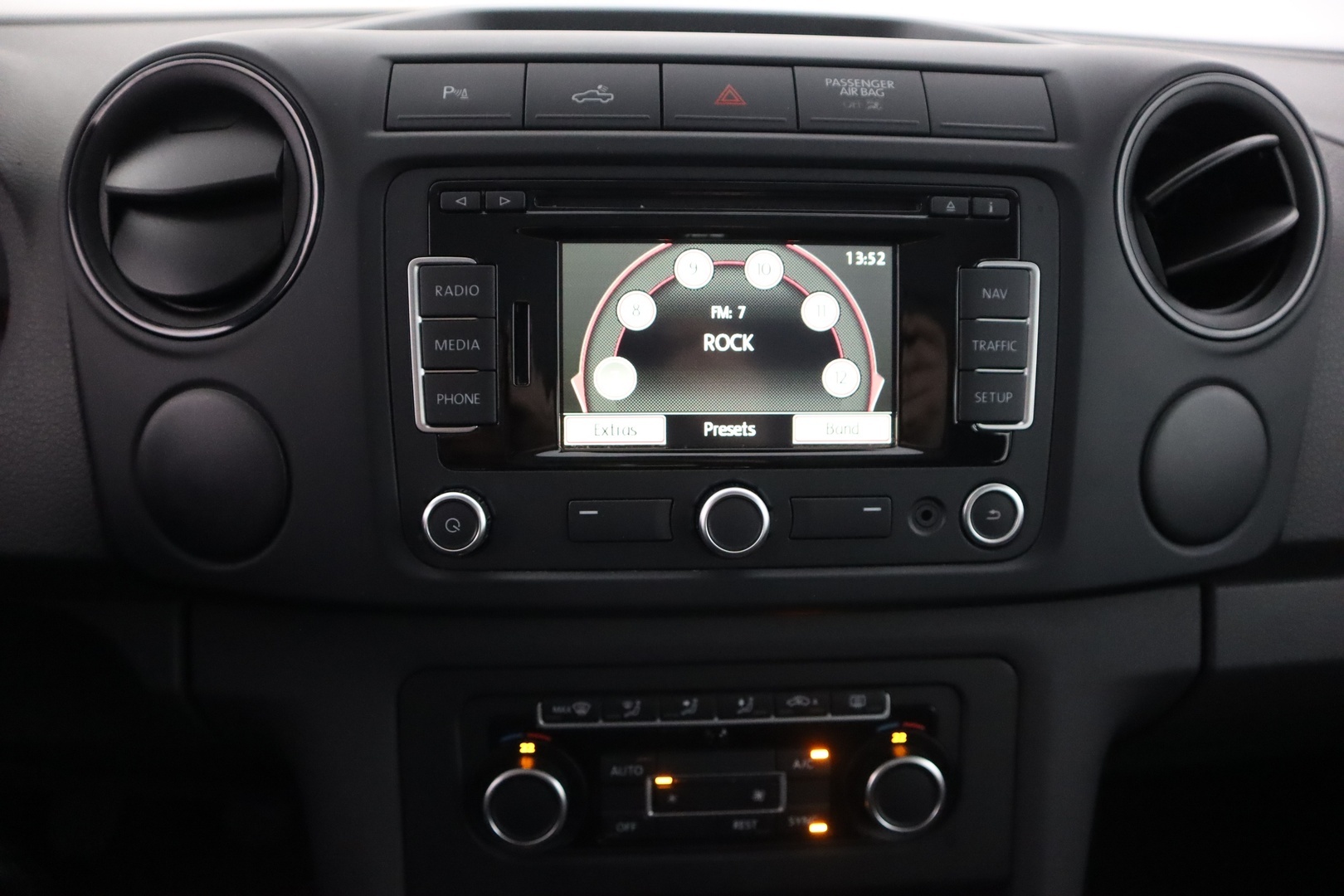 VOLKSWAGEN Amarok 2015