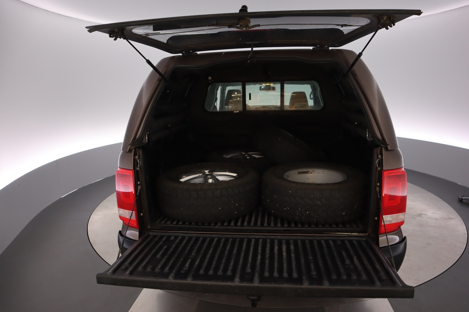 VOLKSWAGEN Amarok 2015