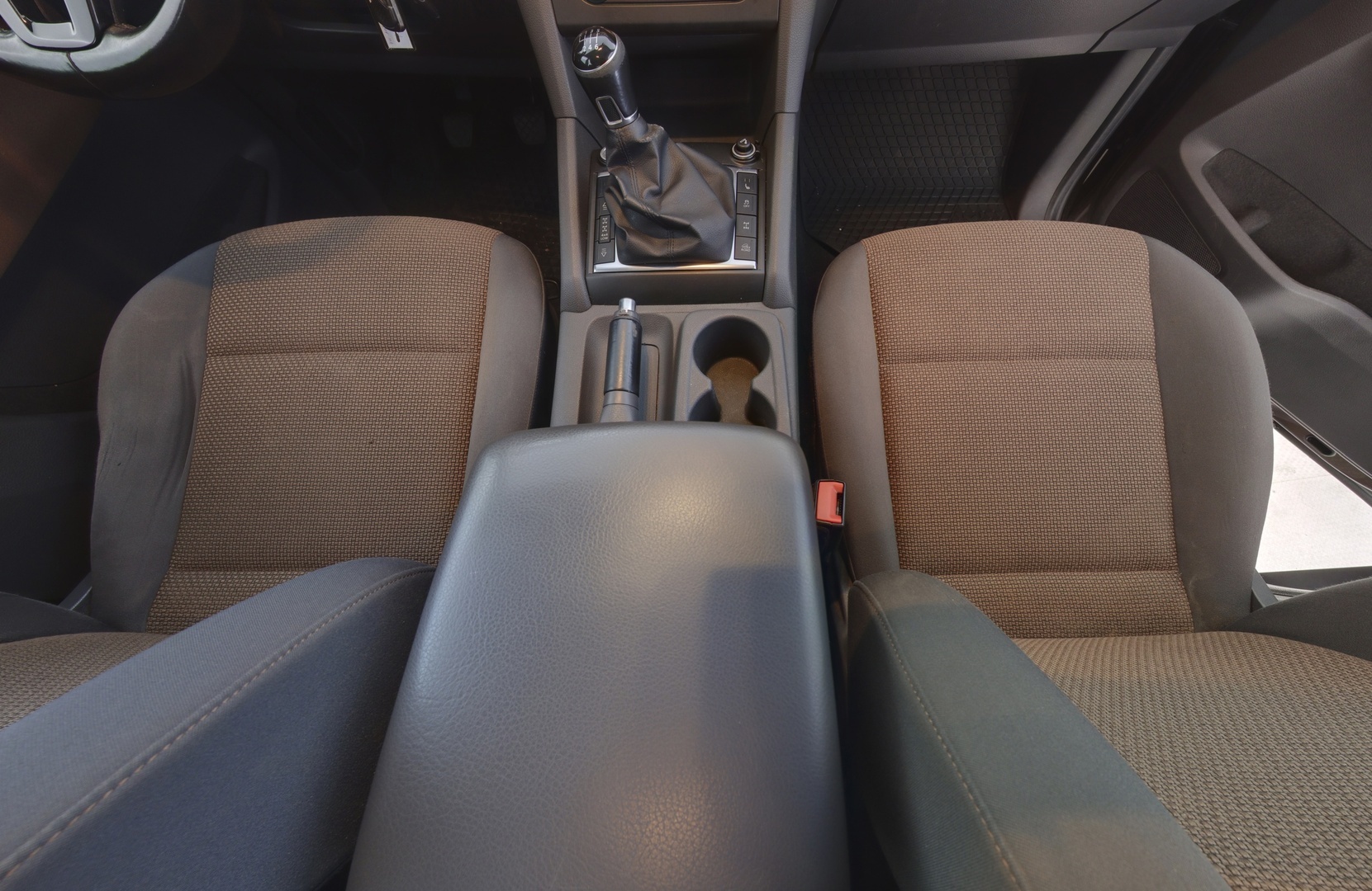 VOLKSWAGEN Amarok 2015