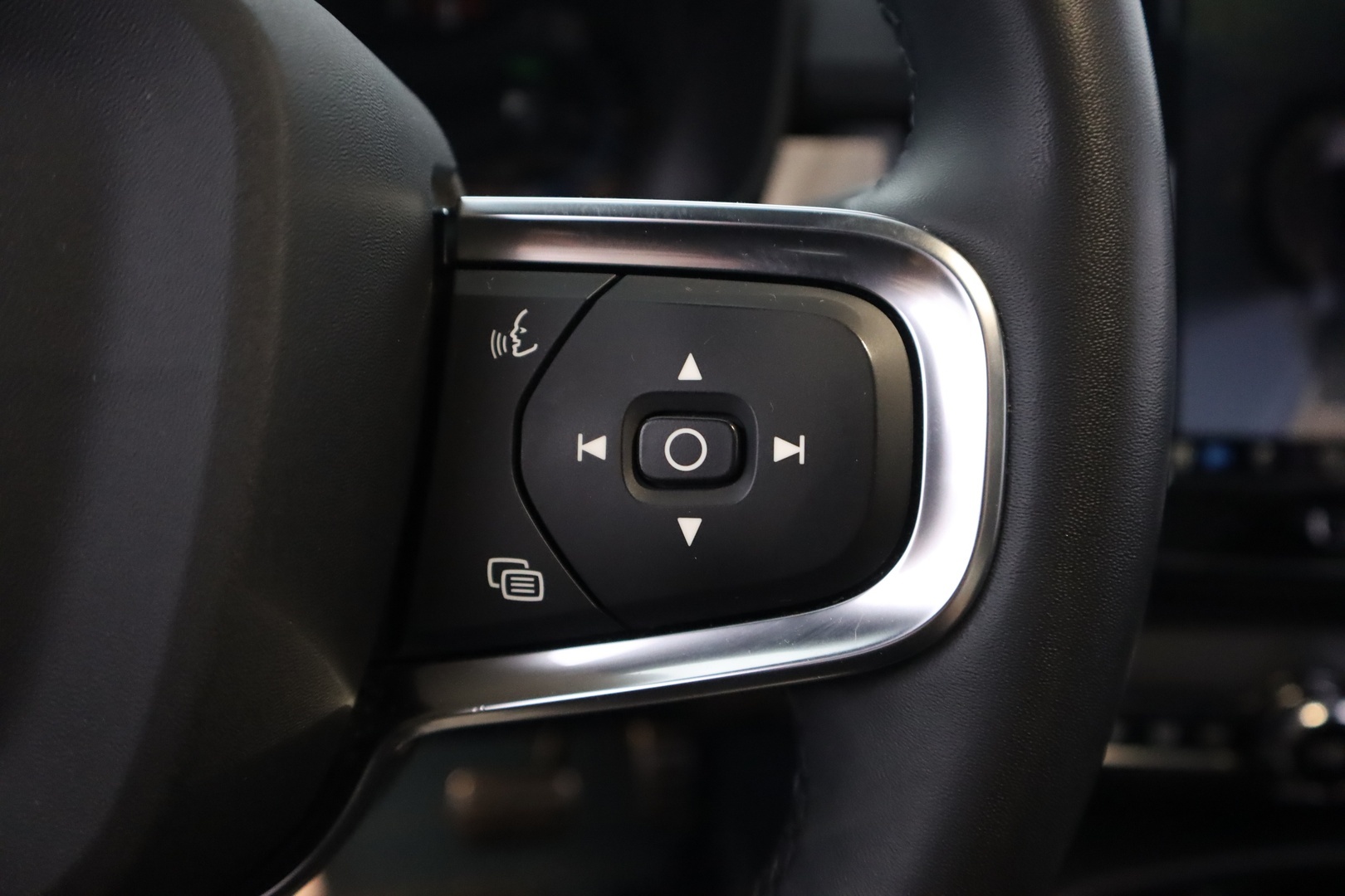 VOLVO C40 2022