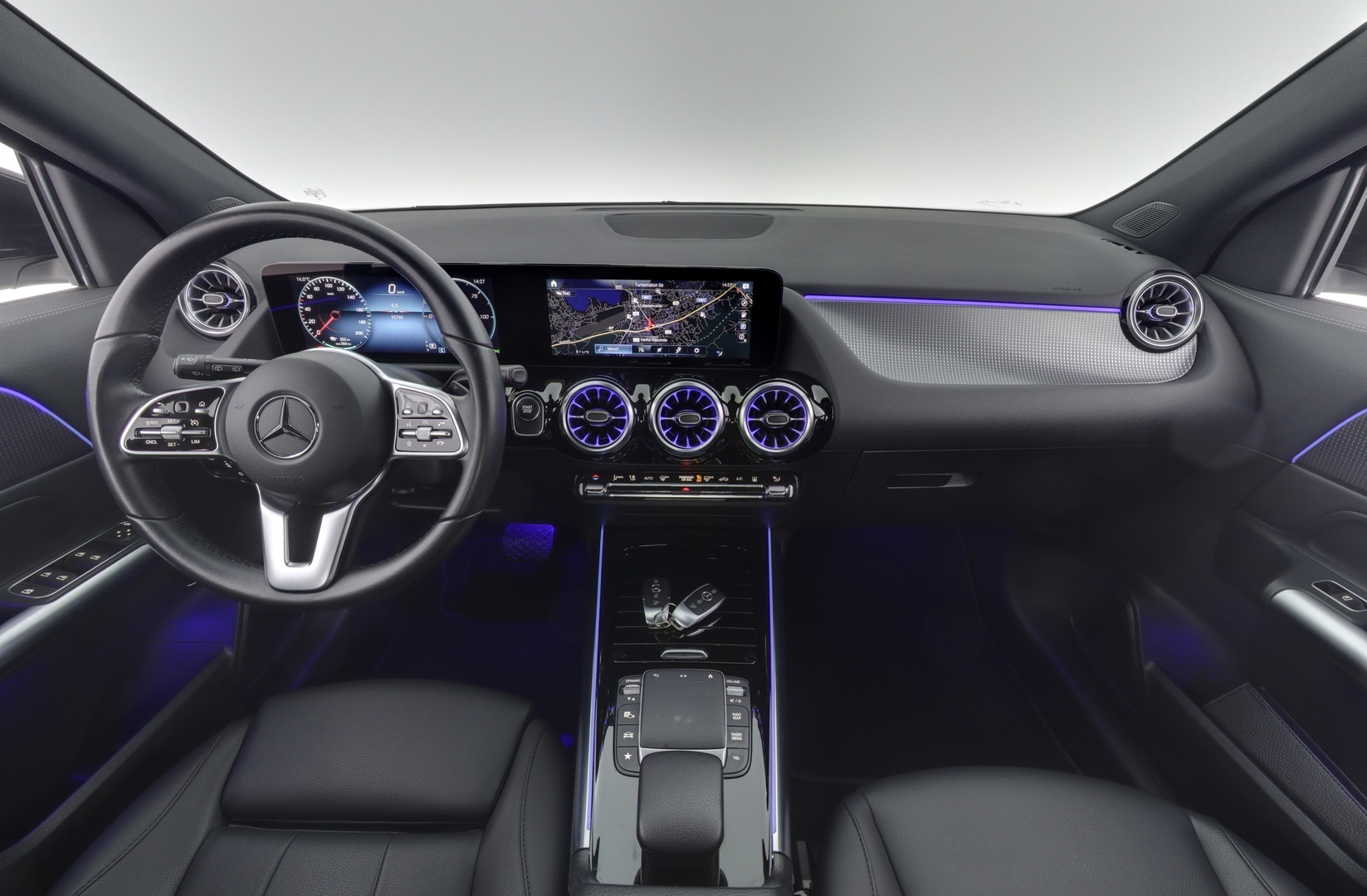 MERCEDES-BENZ EQA 2023