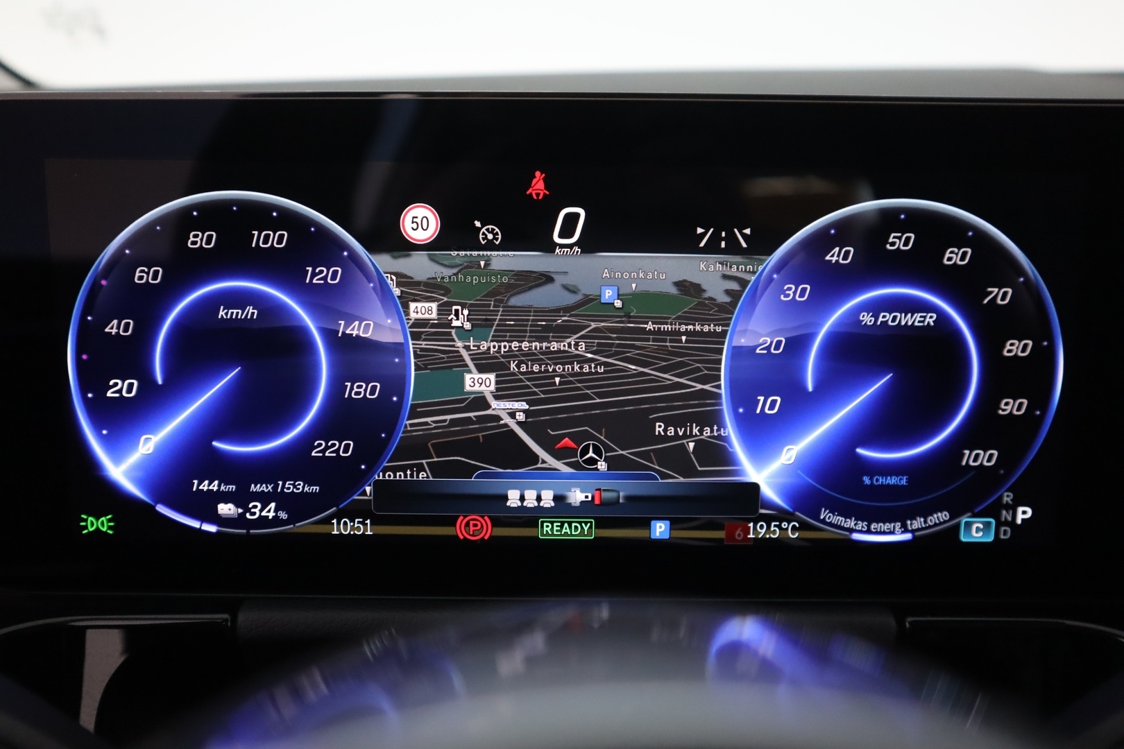 MERCEDES-BENZ EQA 2024