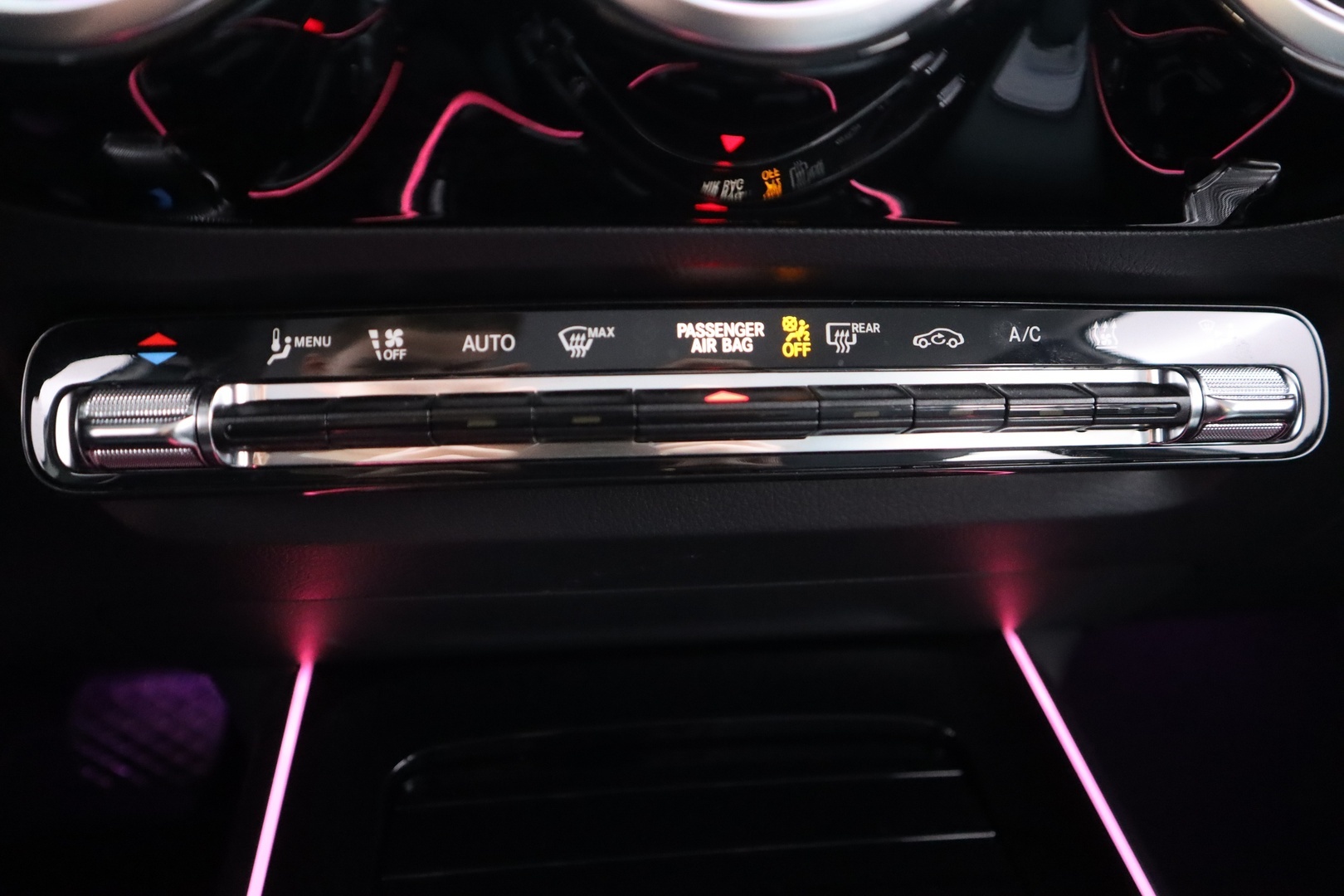 MERCEDES-BENZ EQA 2024