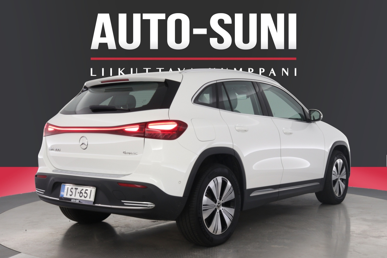 MERCEDES-BENZ EQA 2024