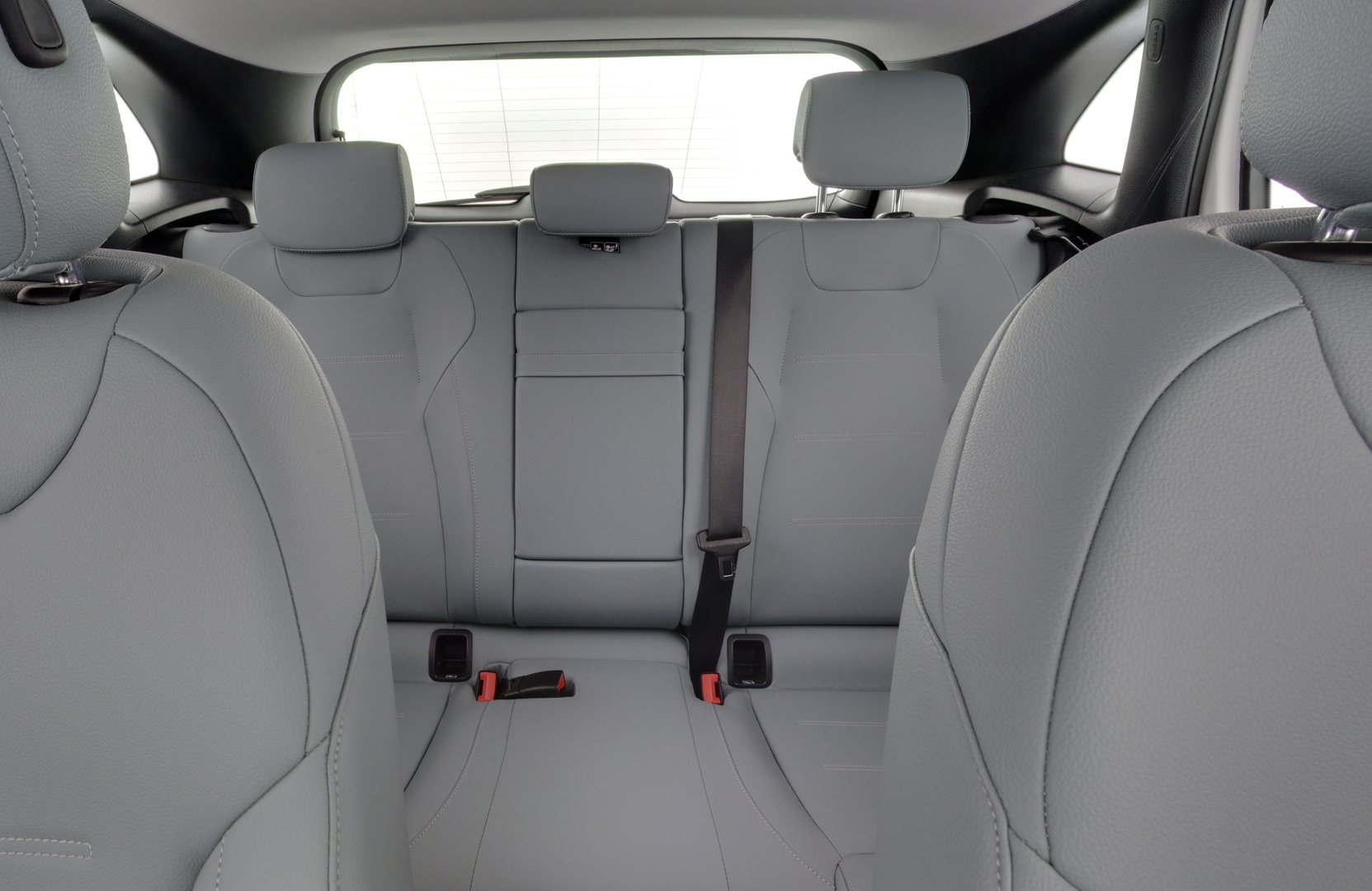 MERCEDES-BENZ EQA 2024