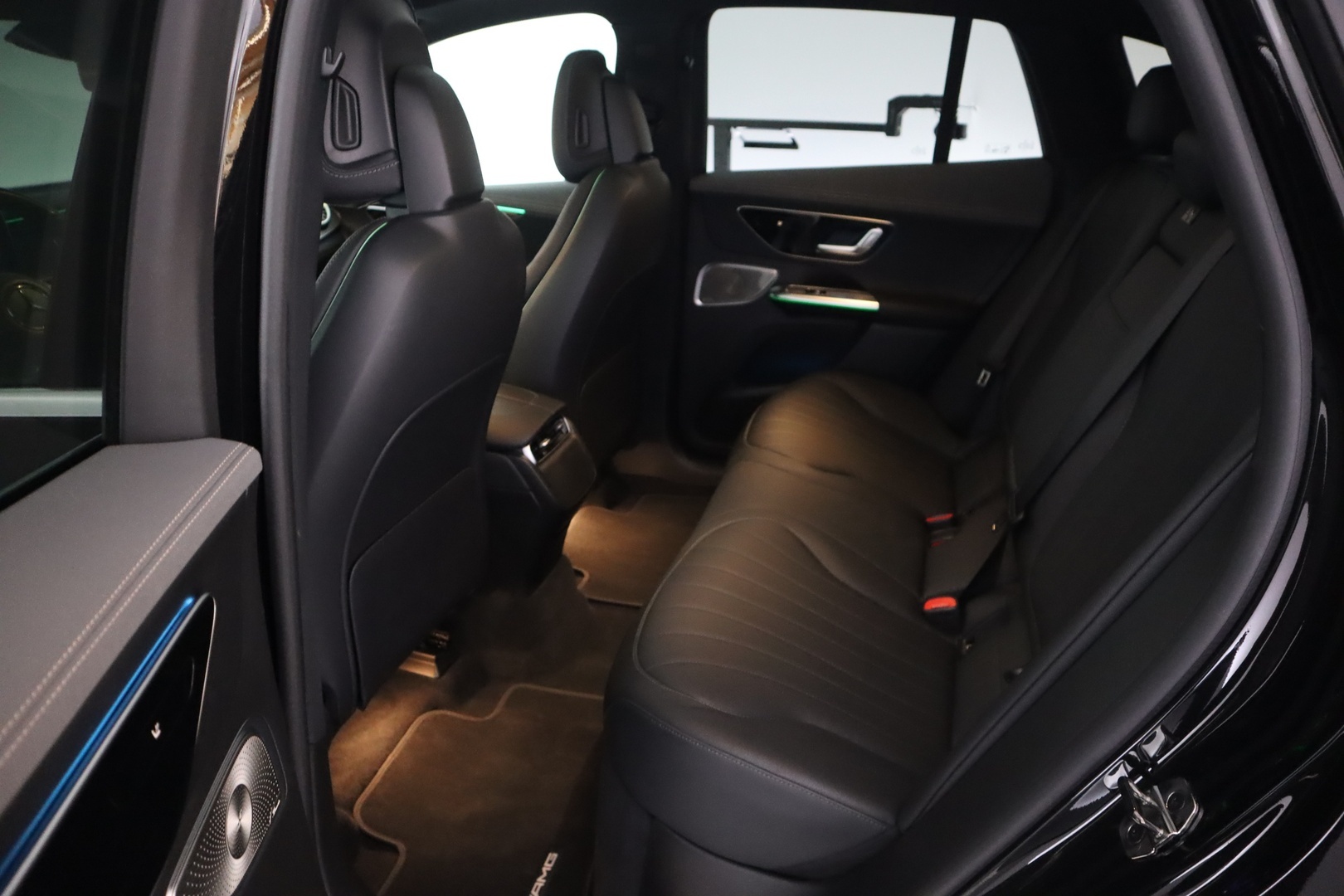 MERCEDES-BENZ EQE SUV 2024