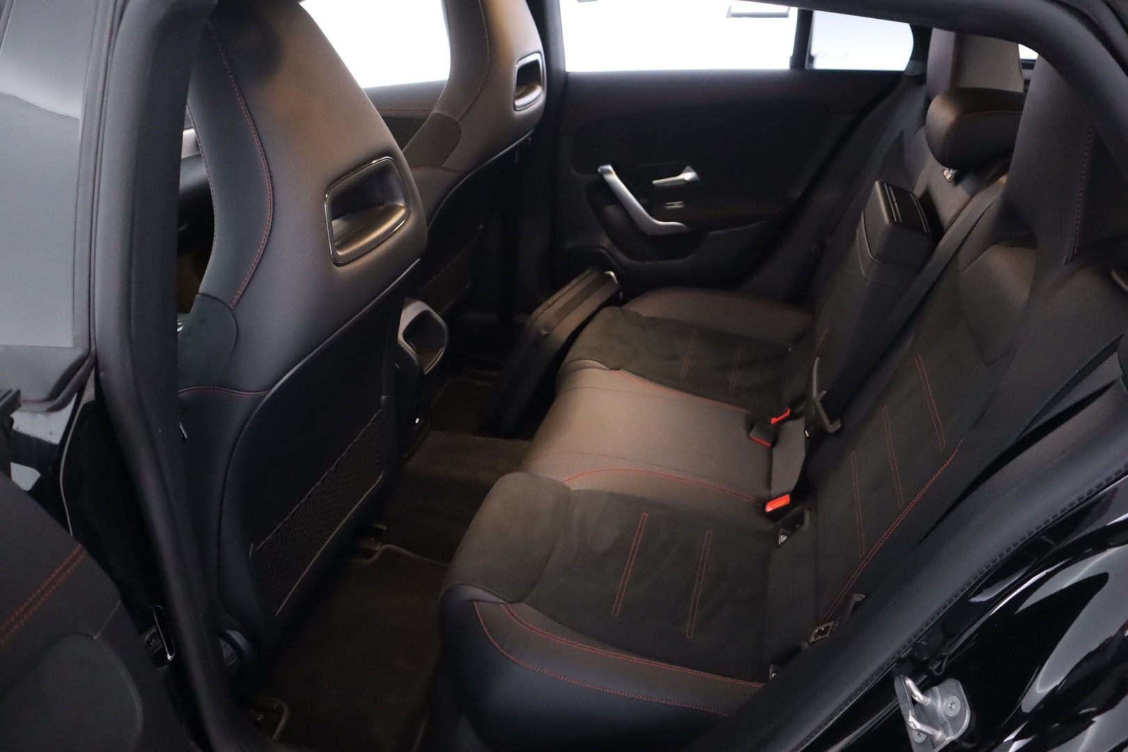 MERCEDES-BENZ CLA 2024