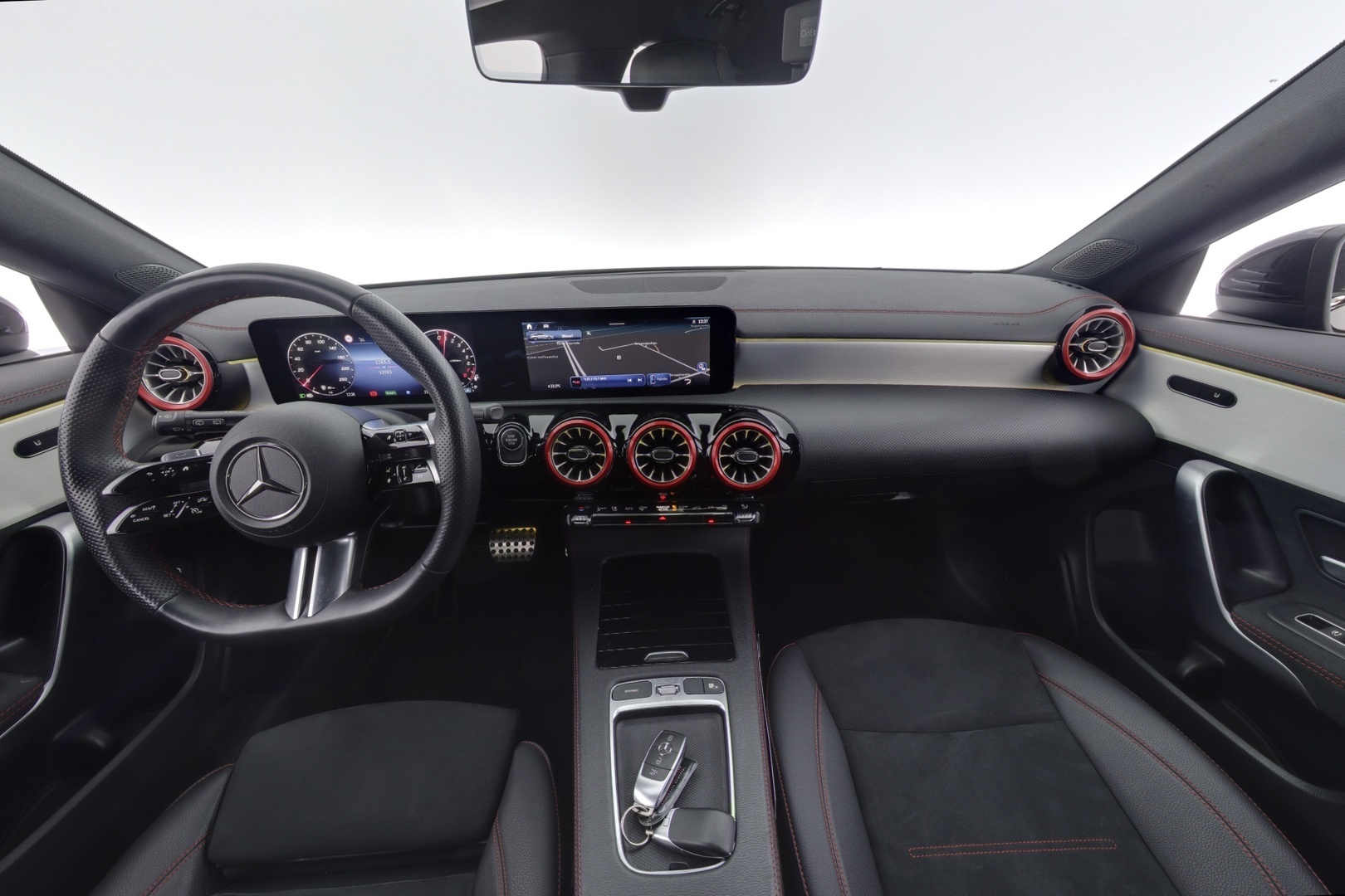 MERCEDES-BENZ CLA 2024