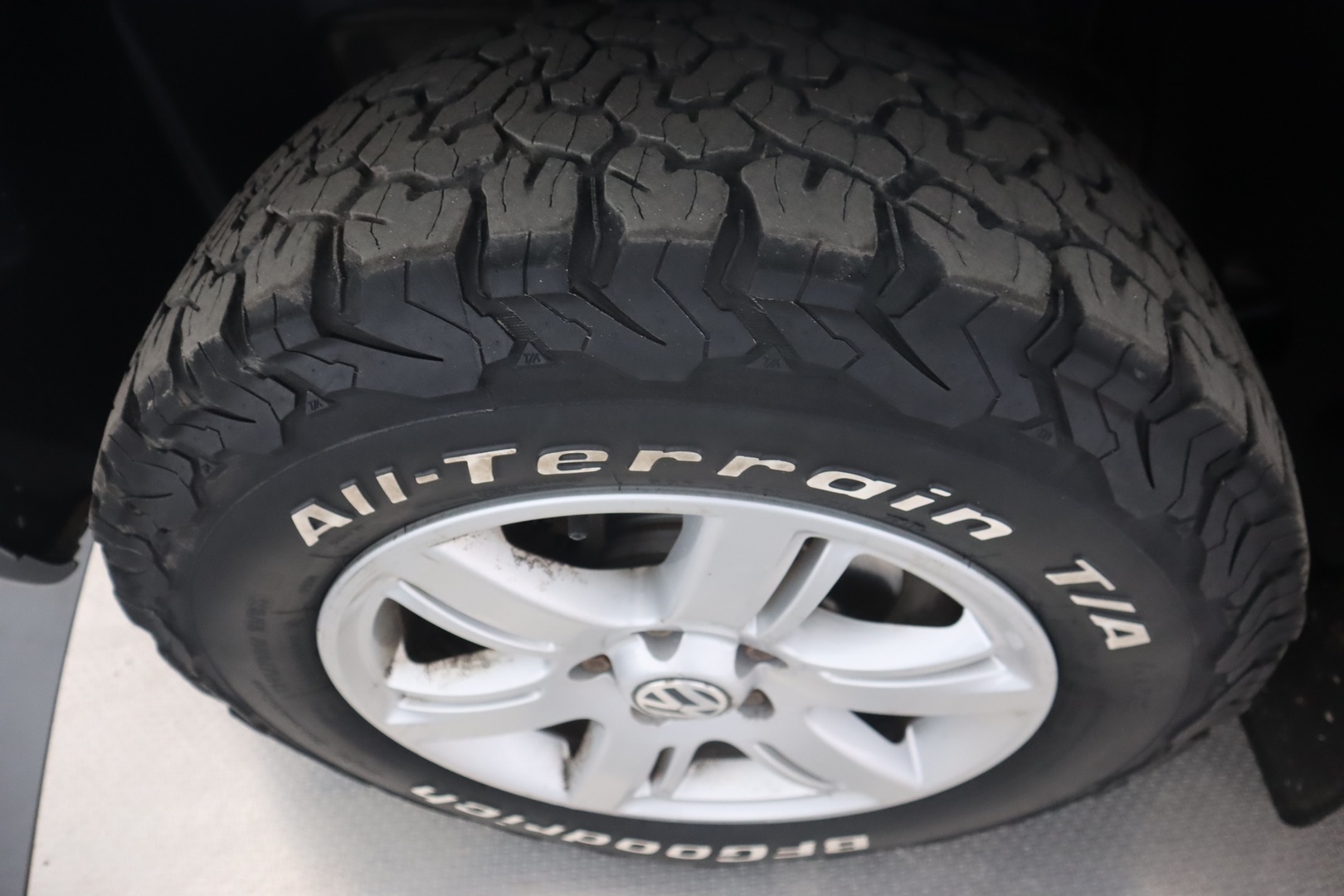 VOLKSWAGEN Amarok 2011