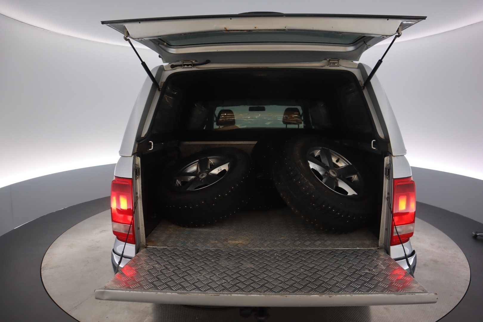 VOLKSWAGEN Amarok 2011