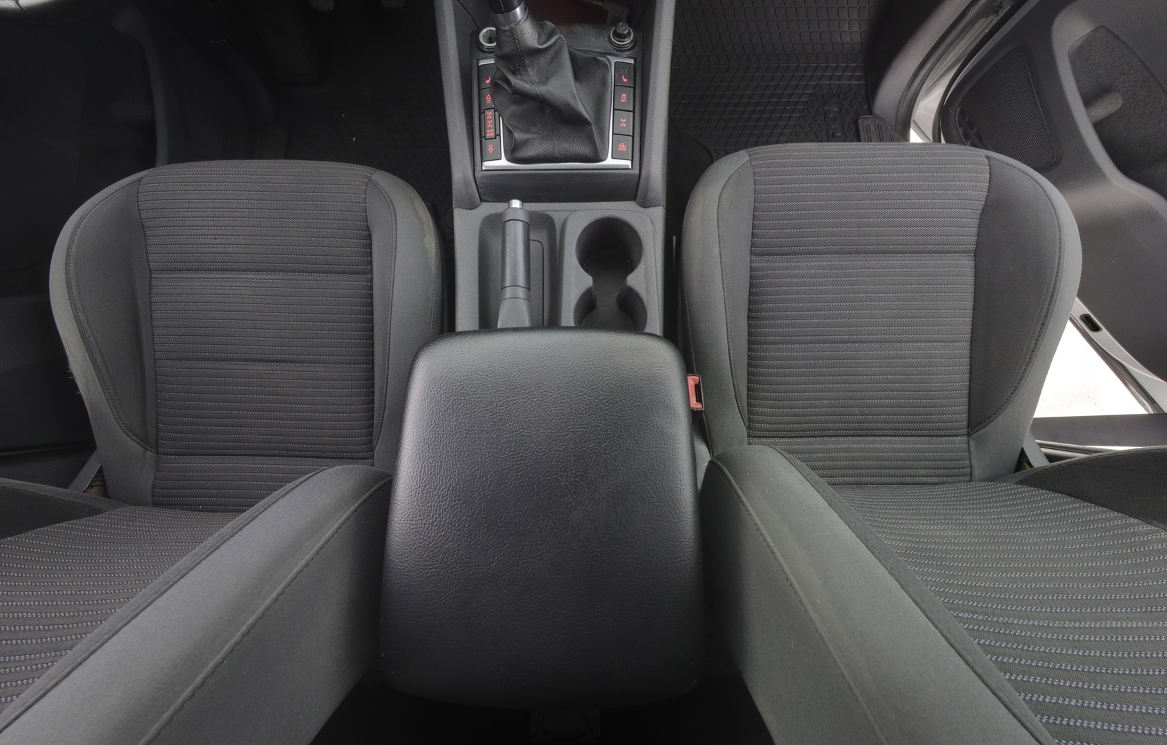 VOLKSWAGEN Amarok 2011