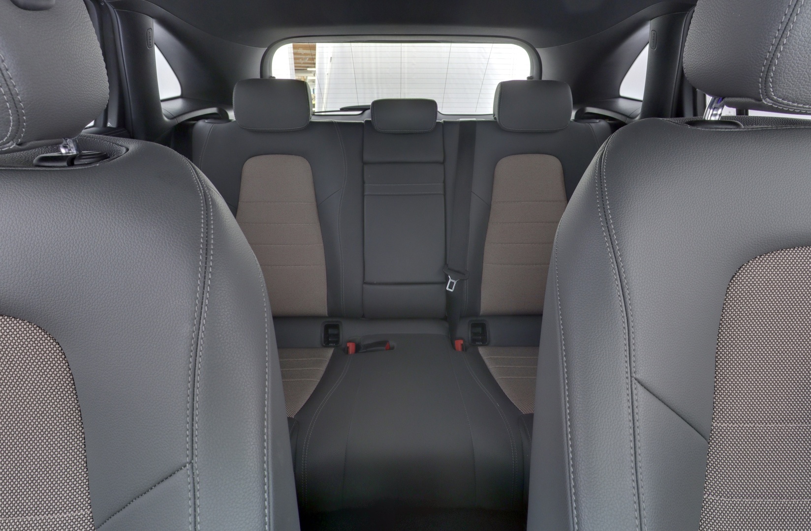 MERCEDES-BENZ EQA 2023