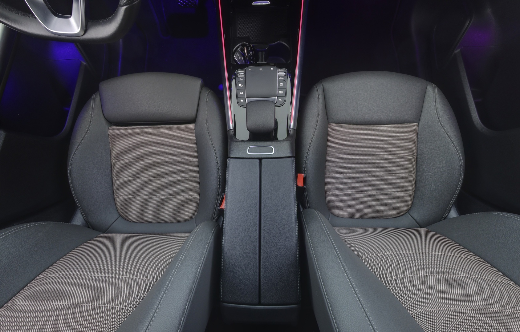 MERCEDES-BENZ EQA 2023