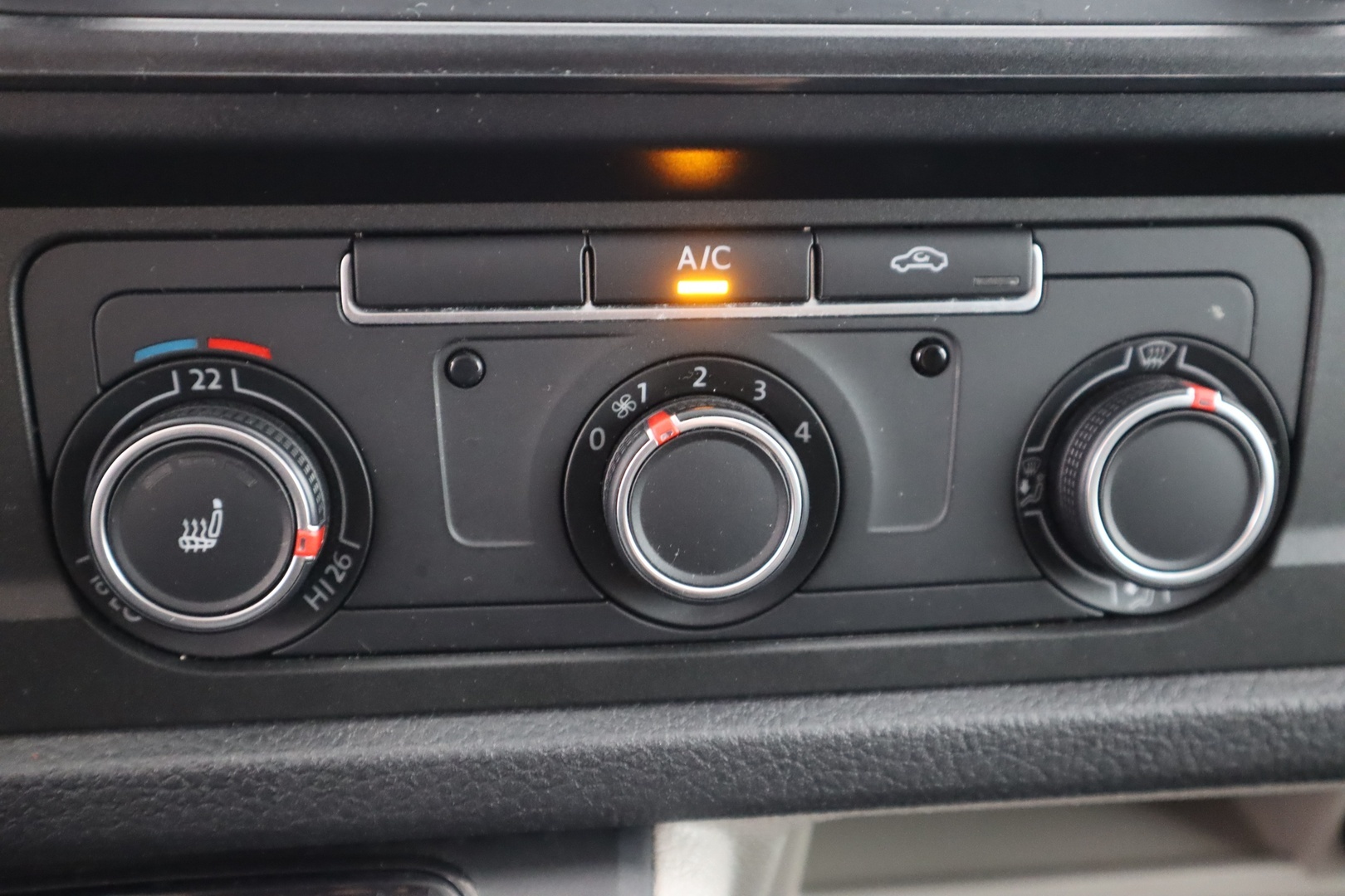 VOLKSWAGEN Transporter 2016