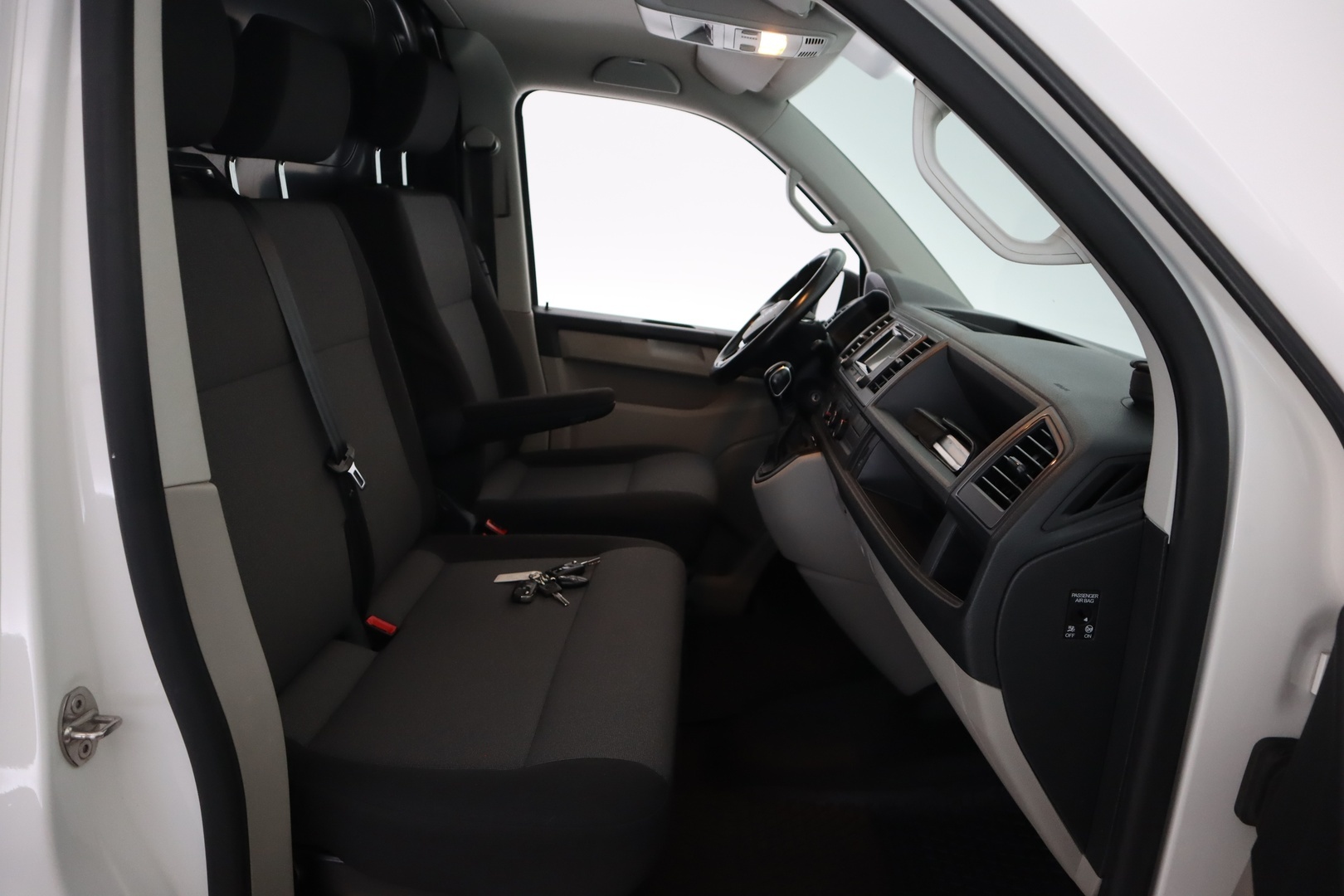 VOLKSWAGEN Transporter 2016