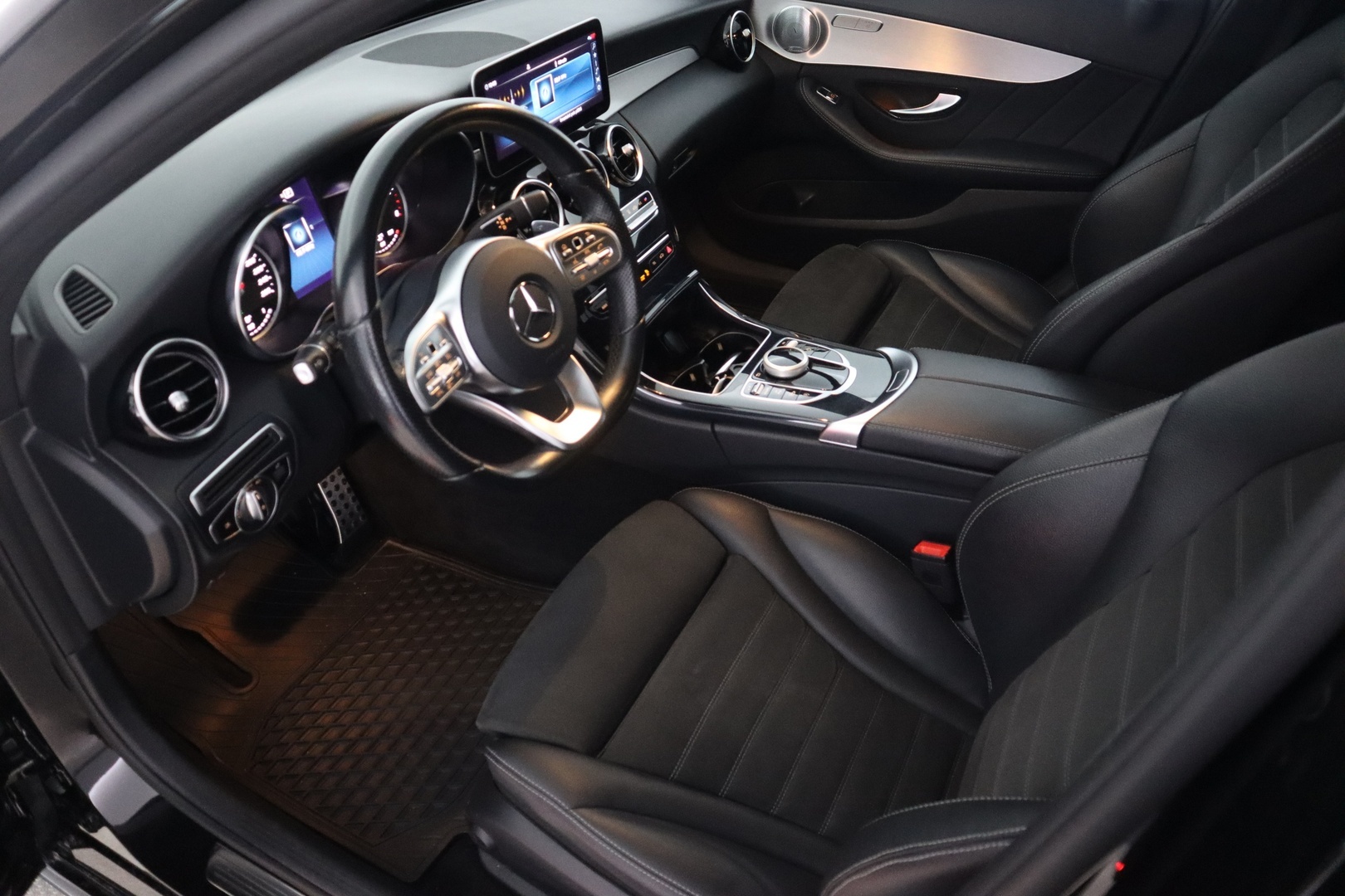 MERCEDES-BENZ C 2021