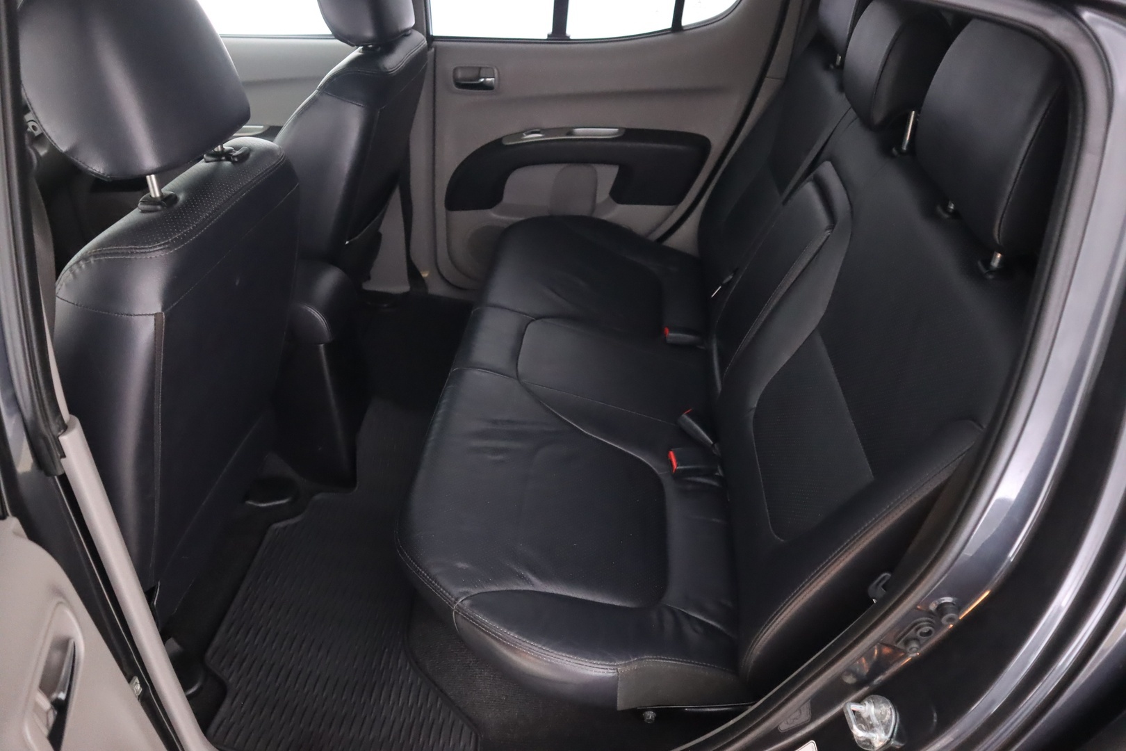 MITSUBISHI L200 2011