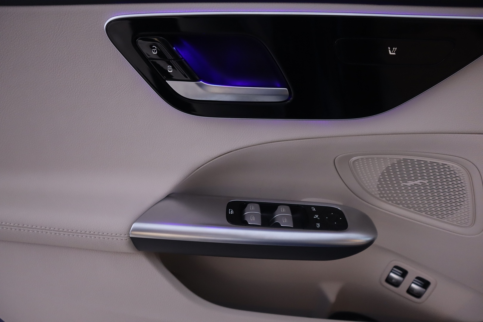 MERCEDES-BENZ C 2026