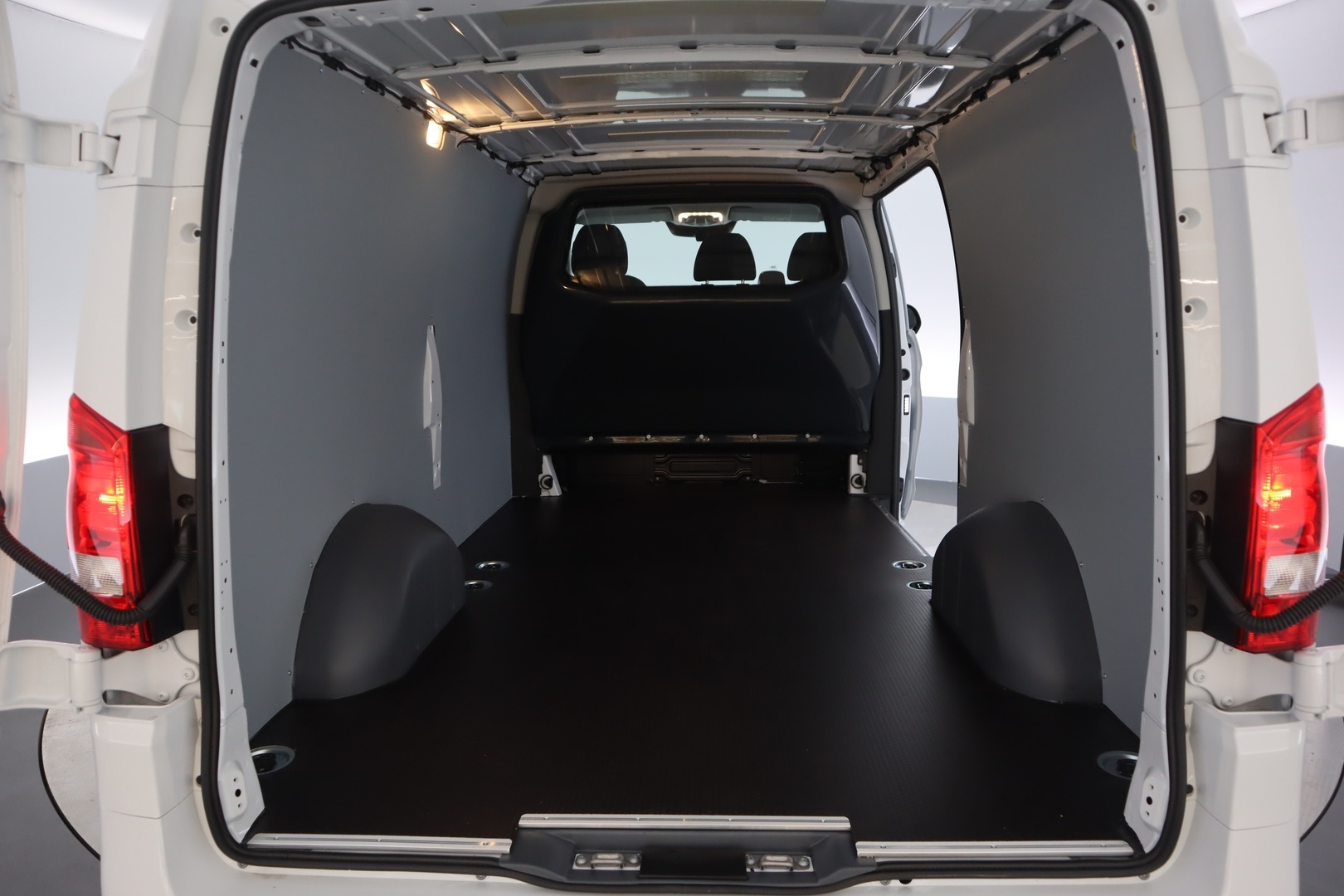 MERCEDES-BENZ Vito 2025