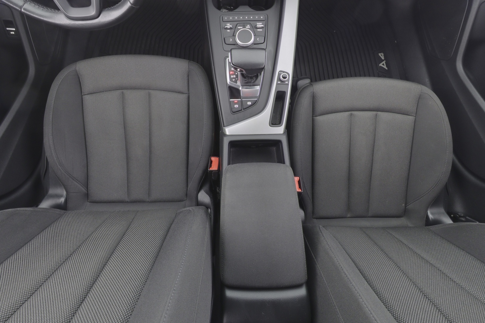 AUDI A4 2017