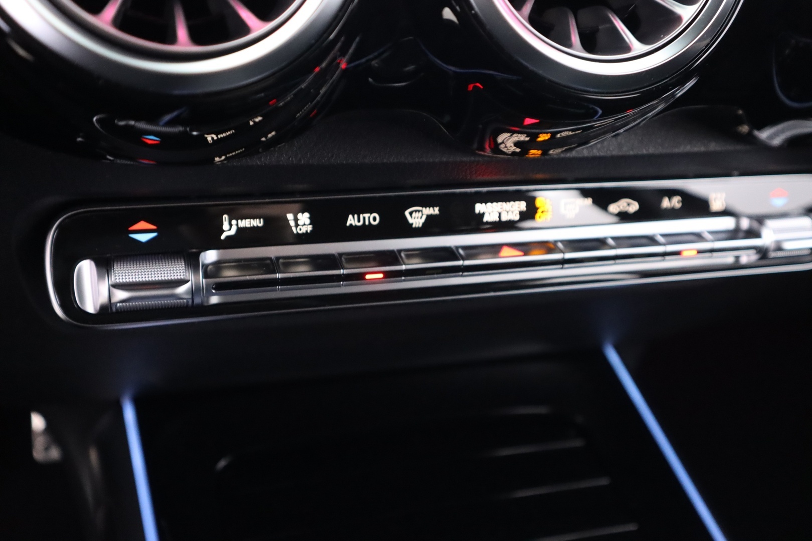 MERCEDES-BENZ EQB 2026