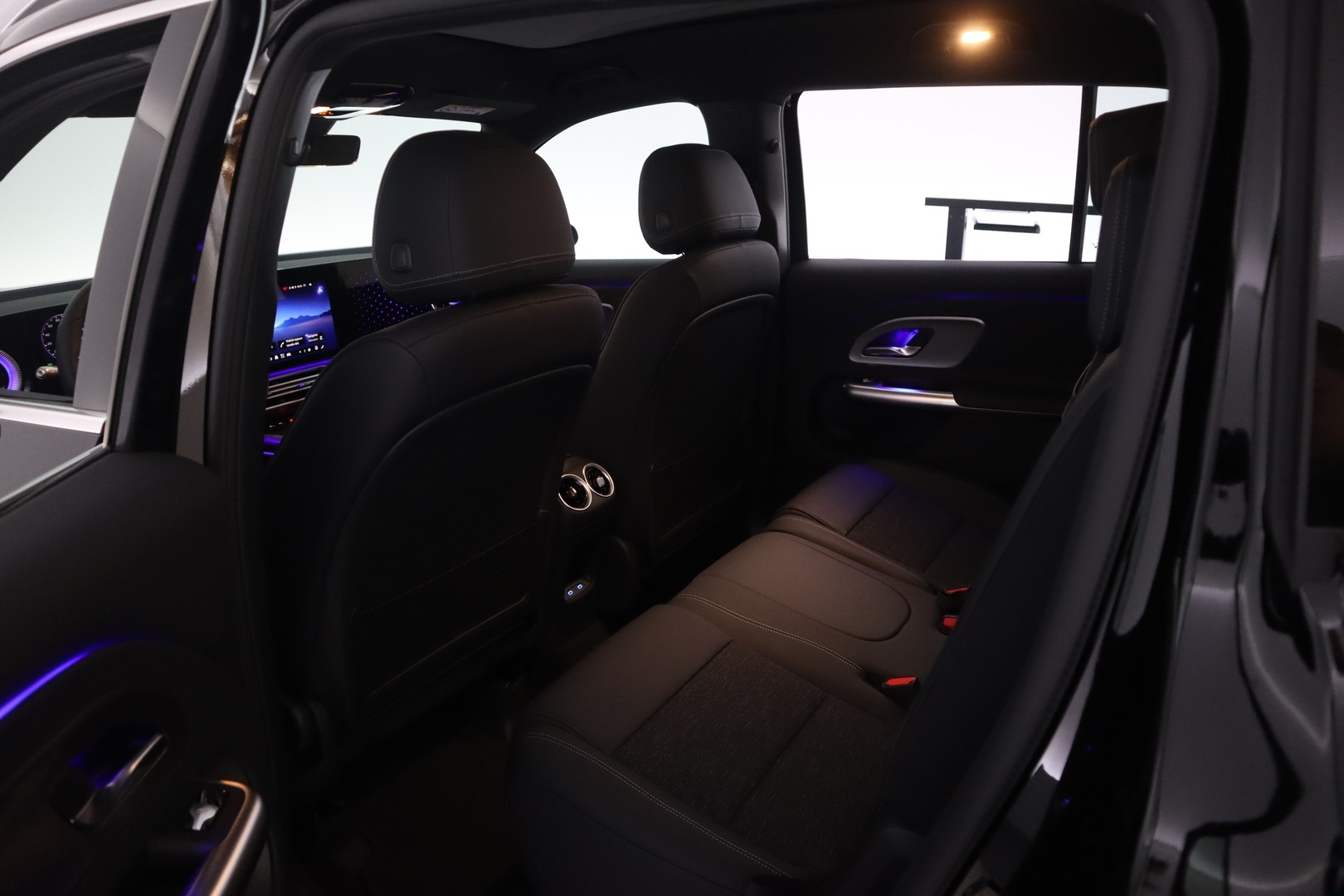 MERCEDES-BENZ GLB 2026