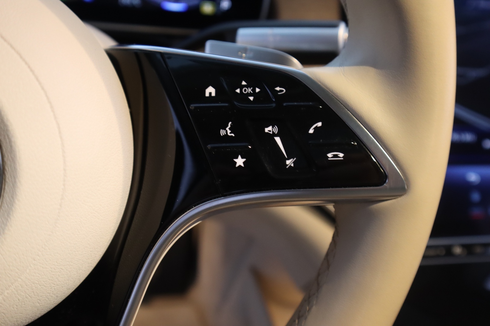 MERCEDES-BENZ EQS 2022