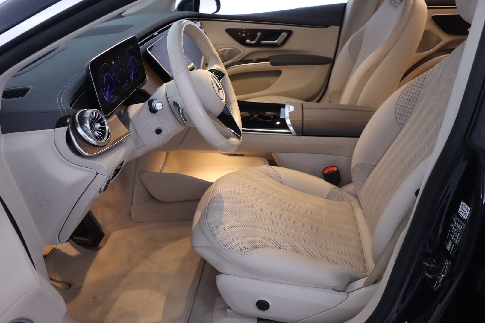 MERCEDES-BENZ EQS 2022