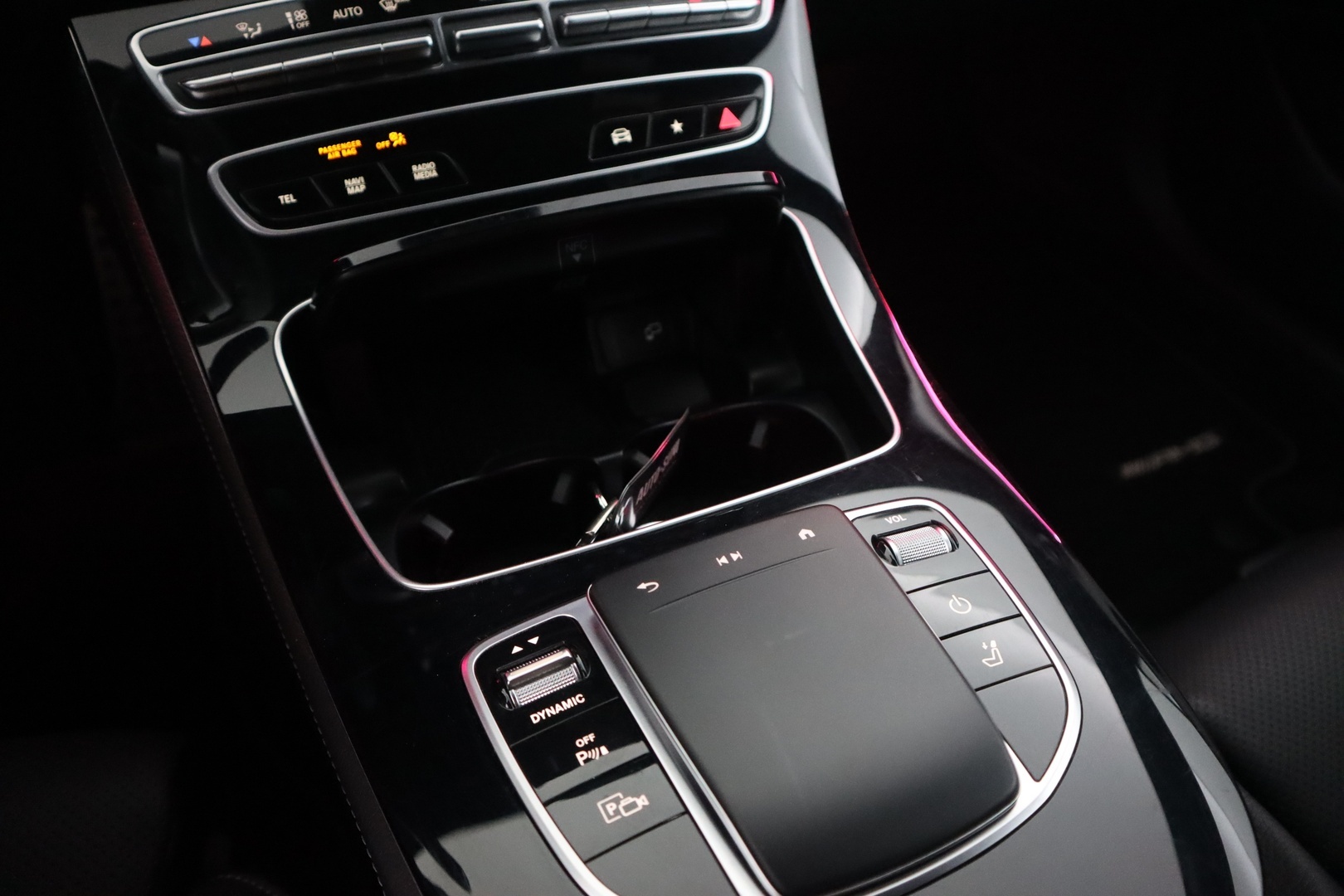 MERCEDES-BENZ E 2022