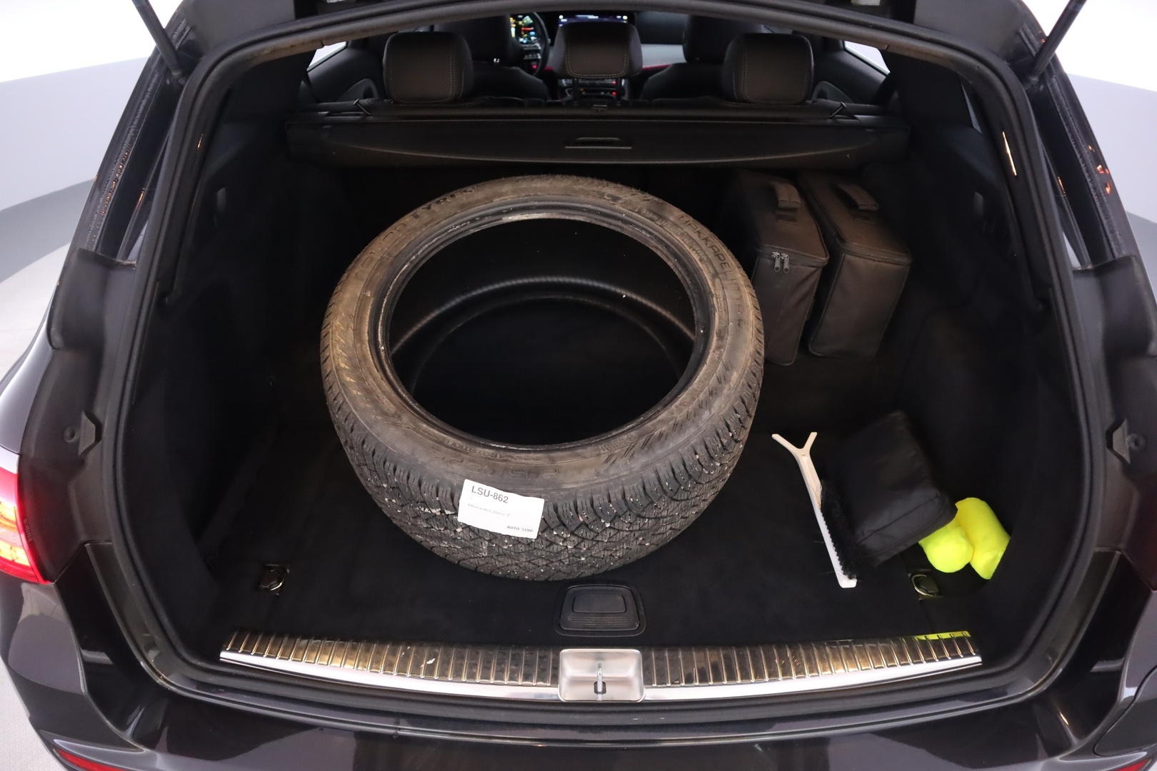 MERCEDES-BENZ E 2022