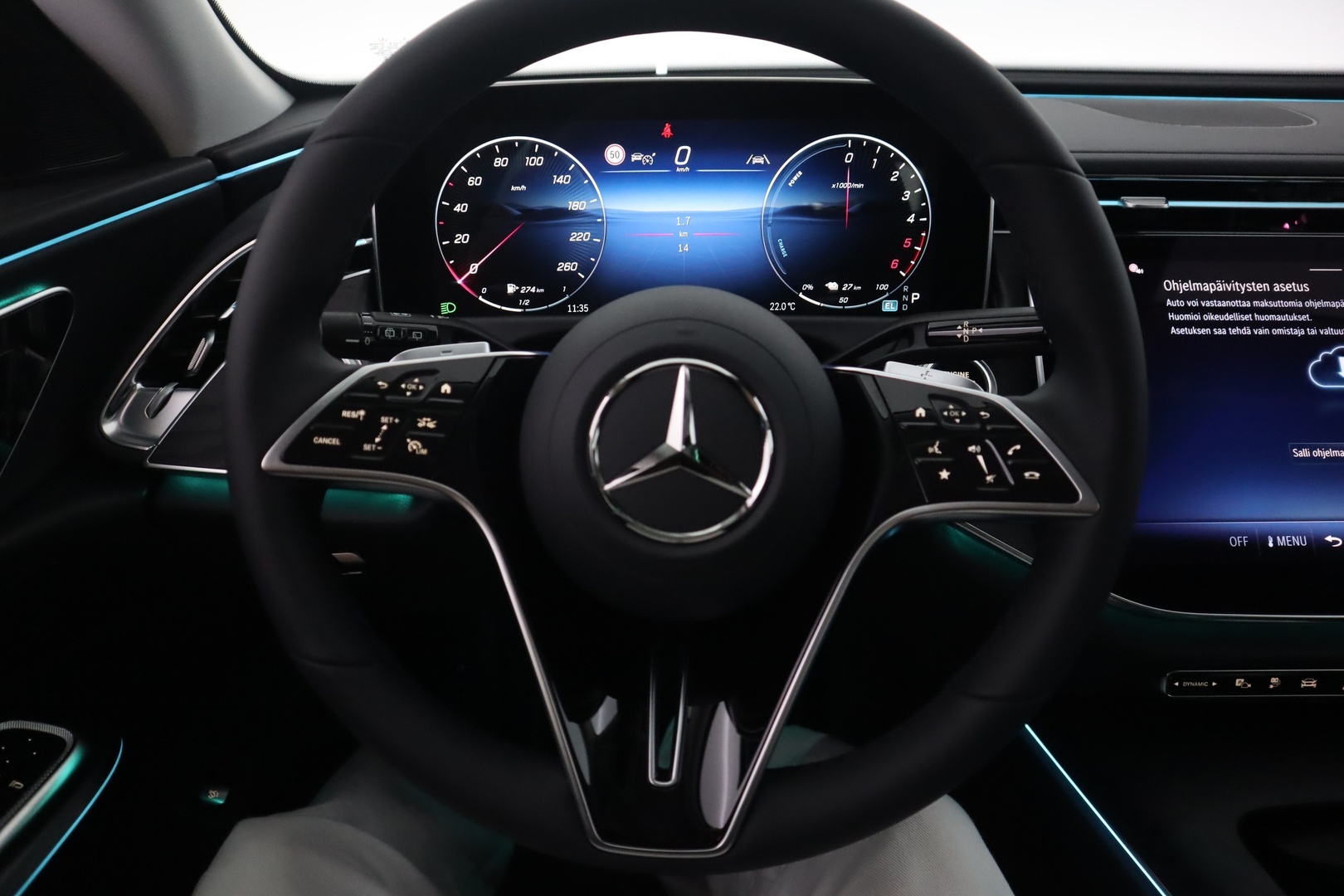 MERCEDES-BENZ E 2026
