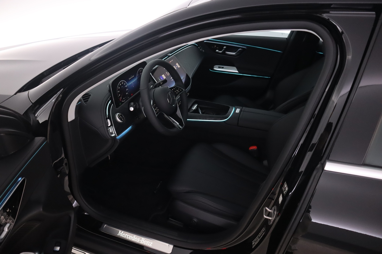 MERCEDES-BENZ E 2026