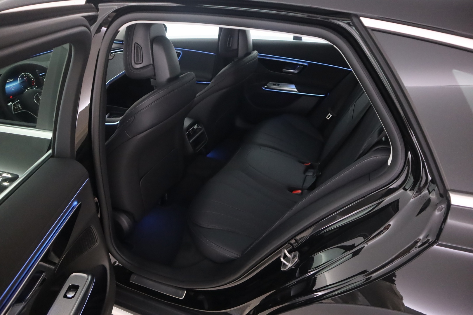 MERCEDES-BENZ E 2026