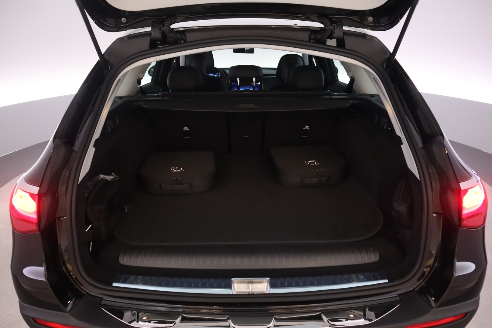 MERCEDES-BENZ E 2026