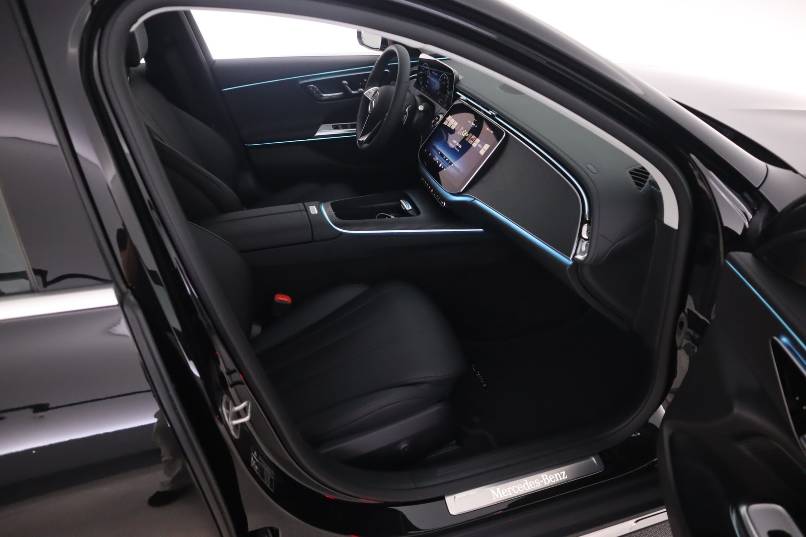 MERCEDES-BENZ E 2026