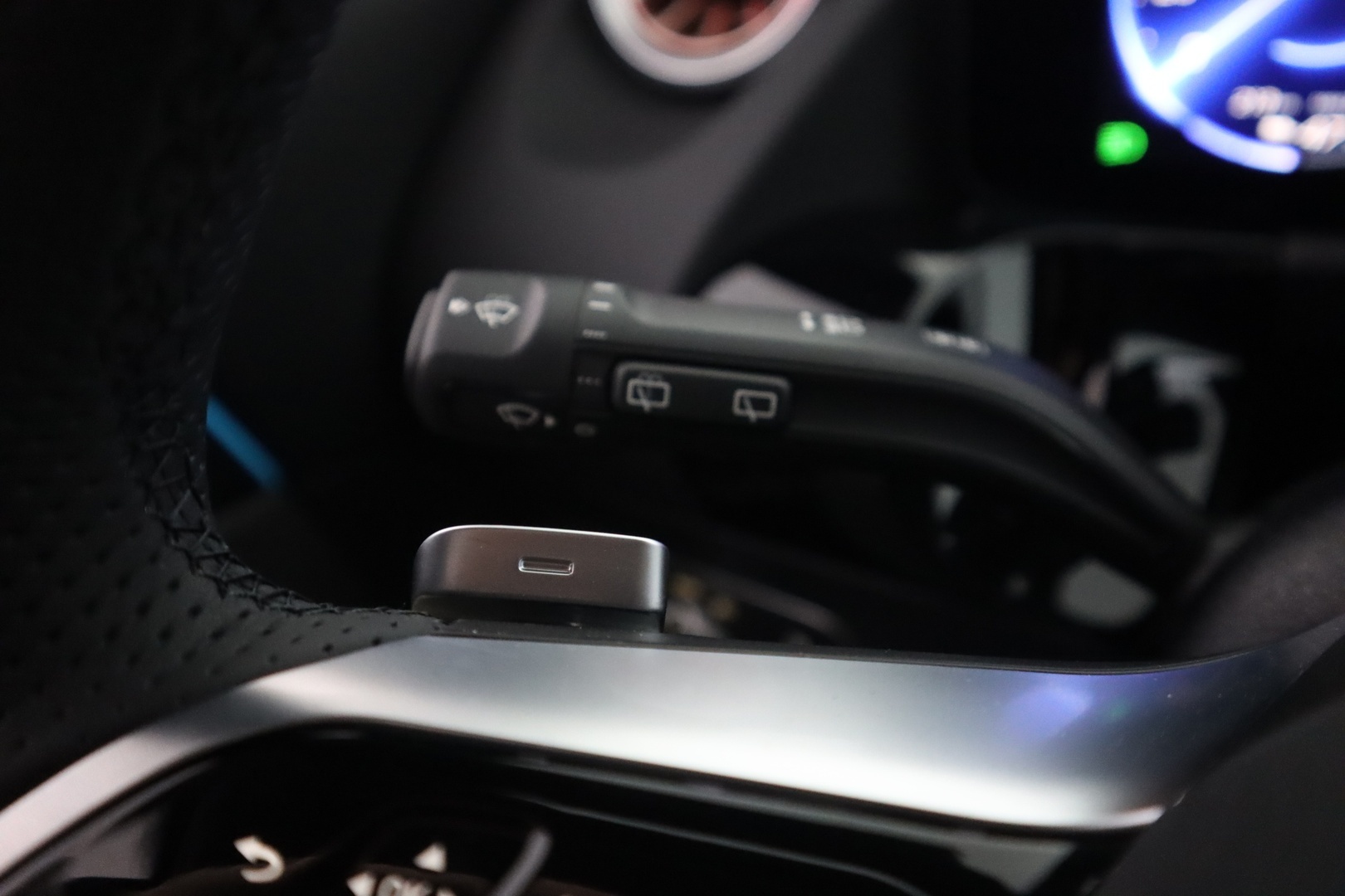 MERCEDES-BENZ EQA 2026